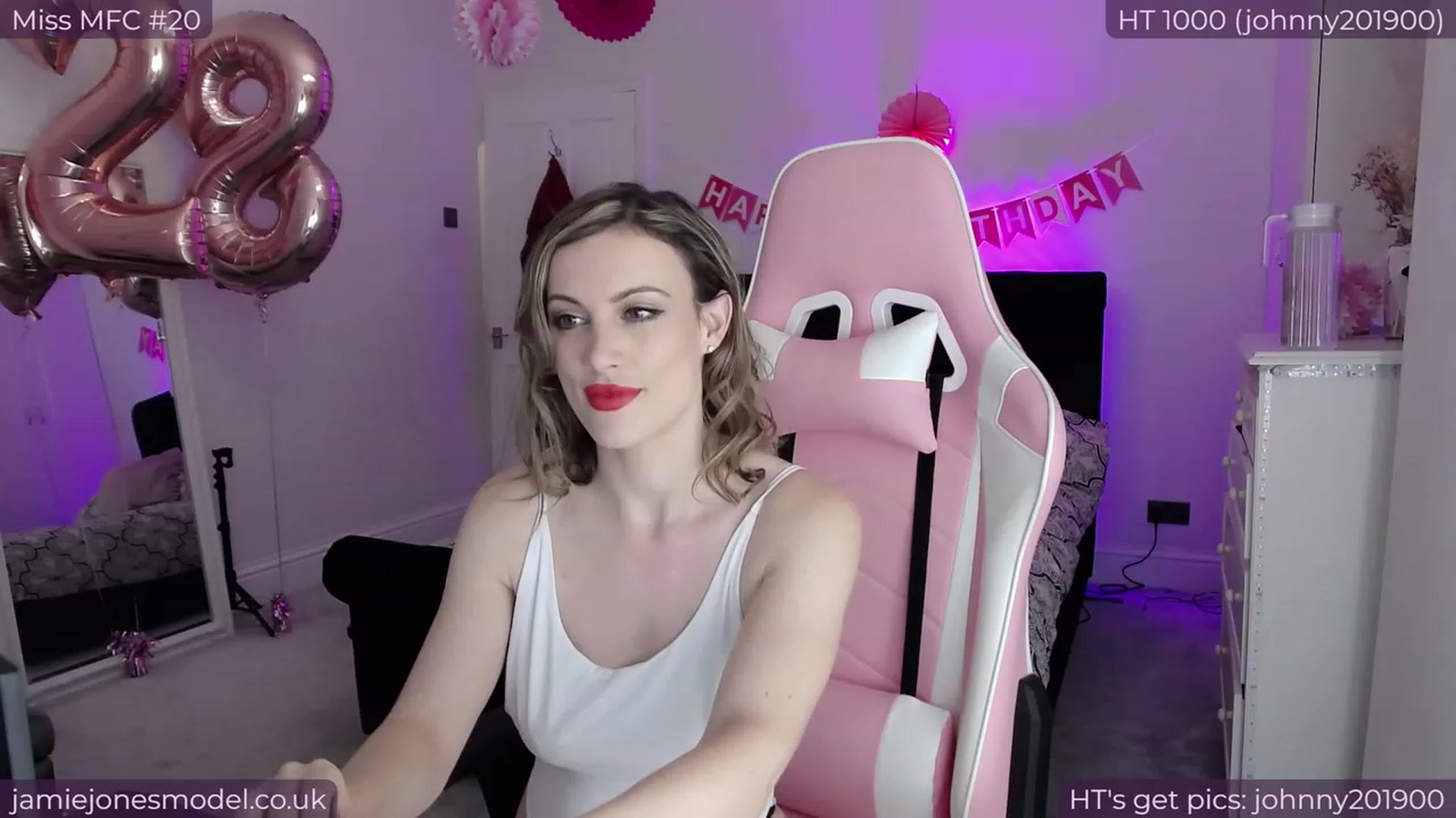 Gallery image thumbnail from jamiejones's myfreecams stream on, 11/08/2023, 24:04 image 1 of 20