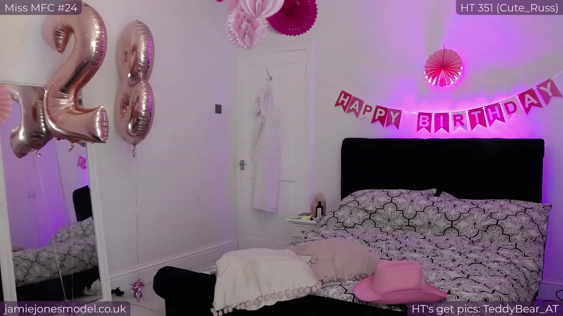 Gallery image thumbnail from jamiejones's myfreecams stream on, 11/10/2023, 02:21 image 3 of 20