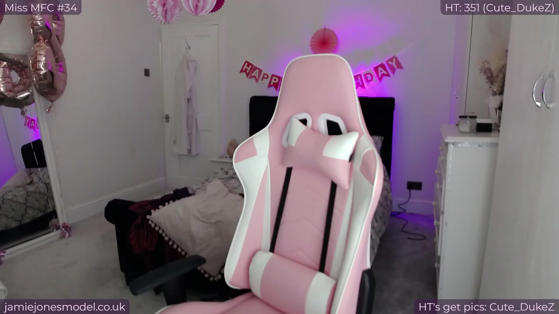 Gallery image thumbnail from jamiejones's myfreecams stream on, 11/13/2023, 02:08 image 10 of 20