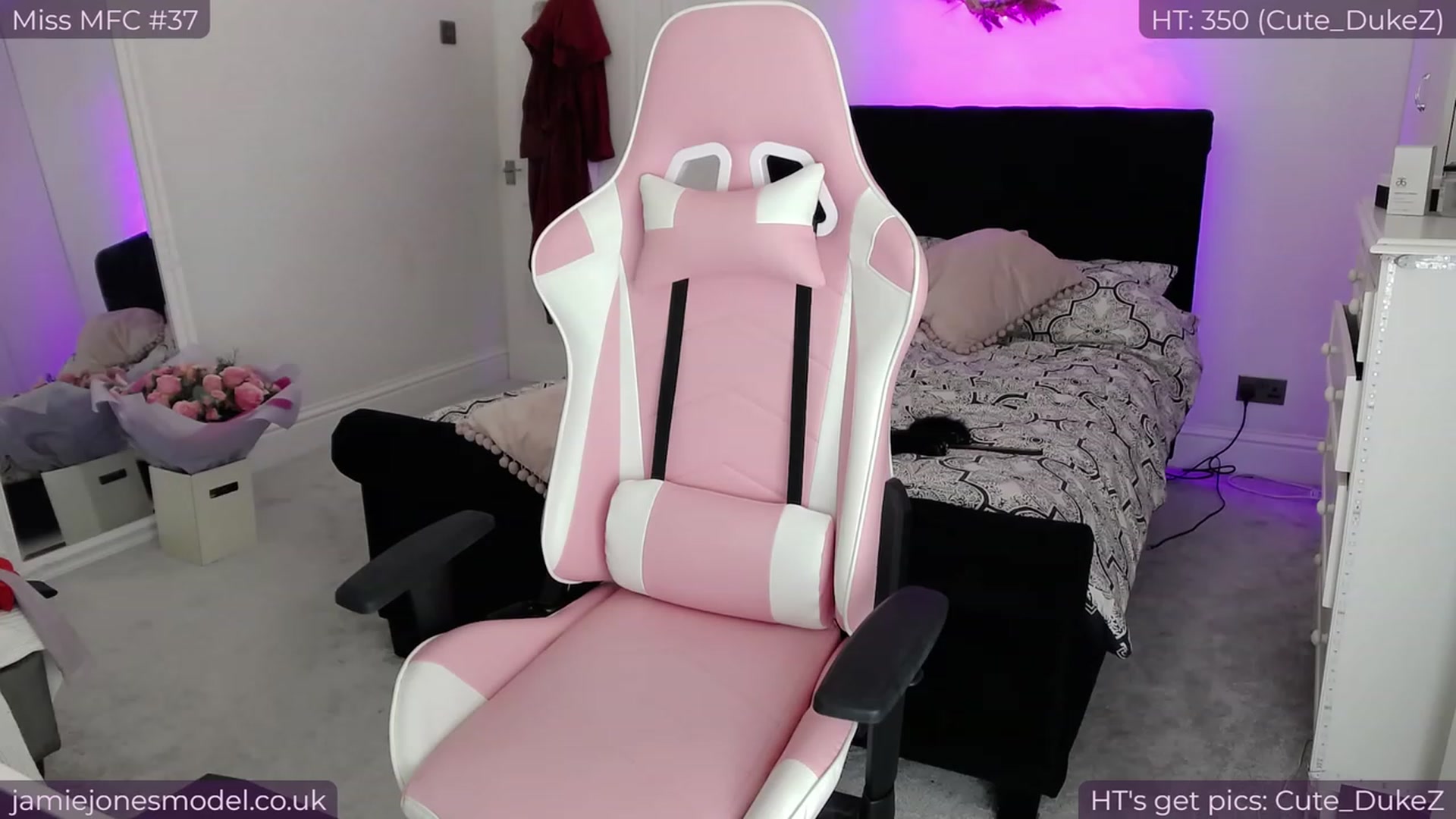 Gallery image thumbnail from jamiejones's myfreecams stream on, 11/15/2023, 02:05 image 1 of 20