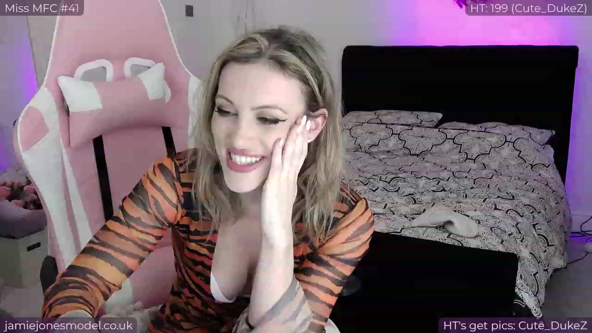 Gallery image thumbnail from jamiejones's myfreecams stream on, 11/15/2023, 23:06 image 20 of 20