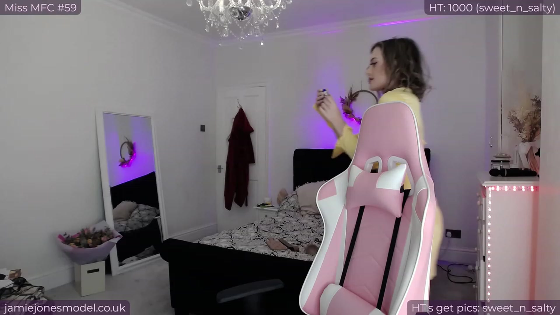 Gallery image thumbnail from jamiejones's myfreecams stream on, 11/30/2023, 01:57 image 8 of 20