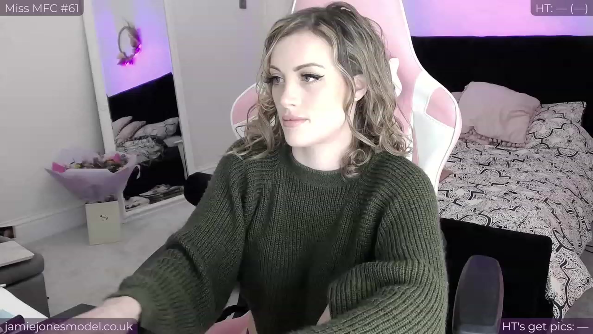 Gallery image thumbnail from jamiejones's myfreecams stream on, 12/01/2023, 24:02 image 2 of 20