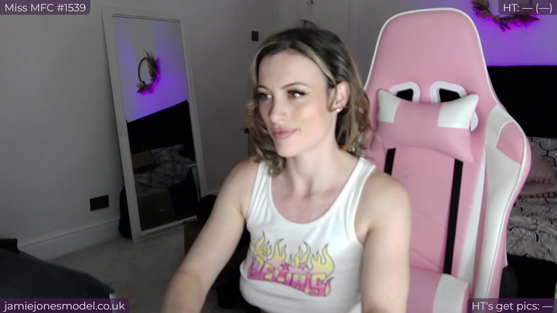 Gallery image thumbnail from jamiejones's myfreecams stream on, 12/01/2023, 22:25 image 3 of 20