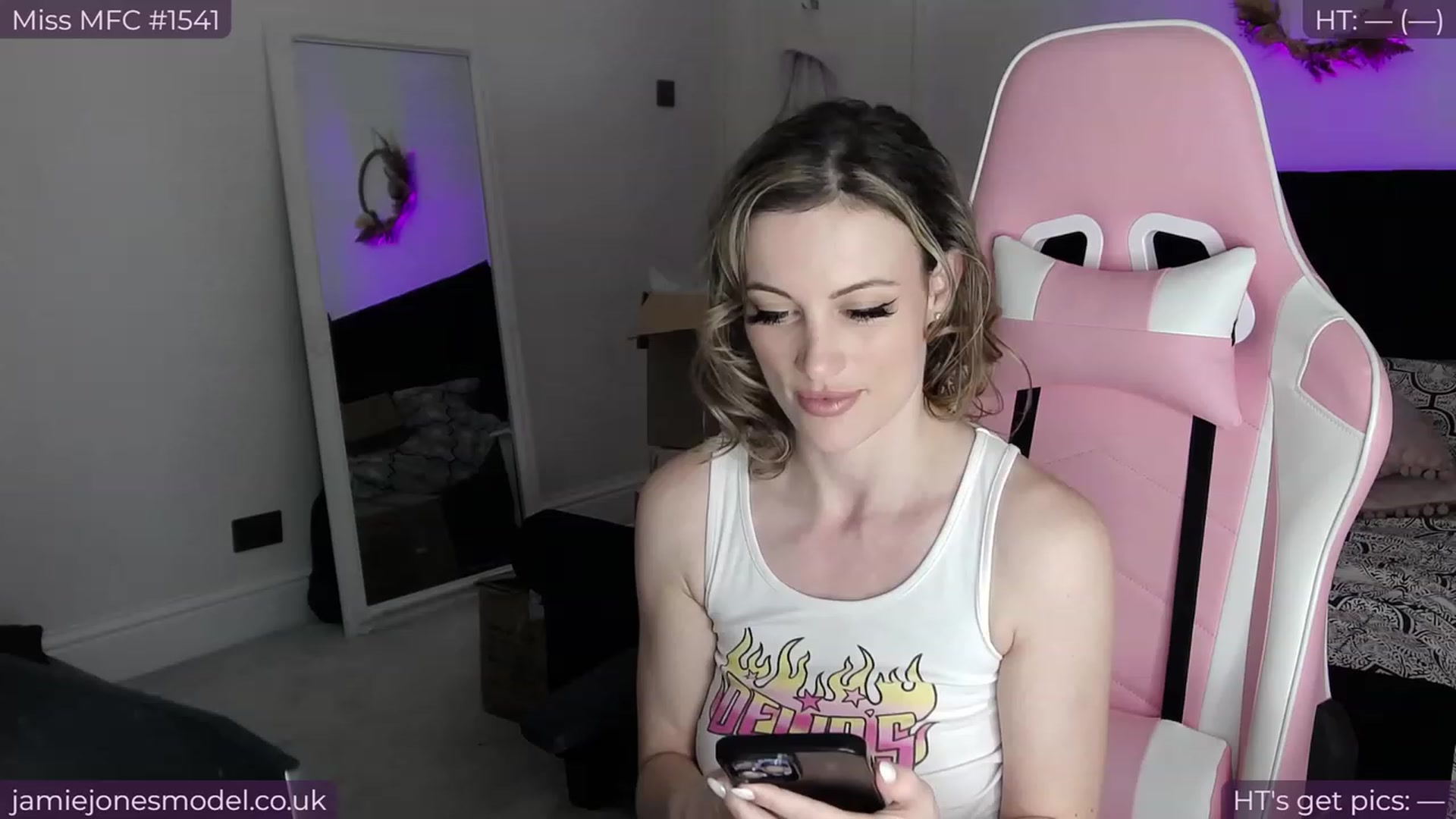 Gallery image thumbnail from jamiejones's myfreecams stream on, 12/01/2023, 22:25 image 6 of 20
