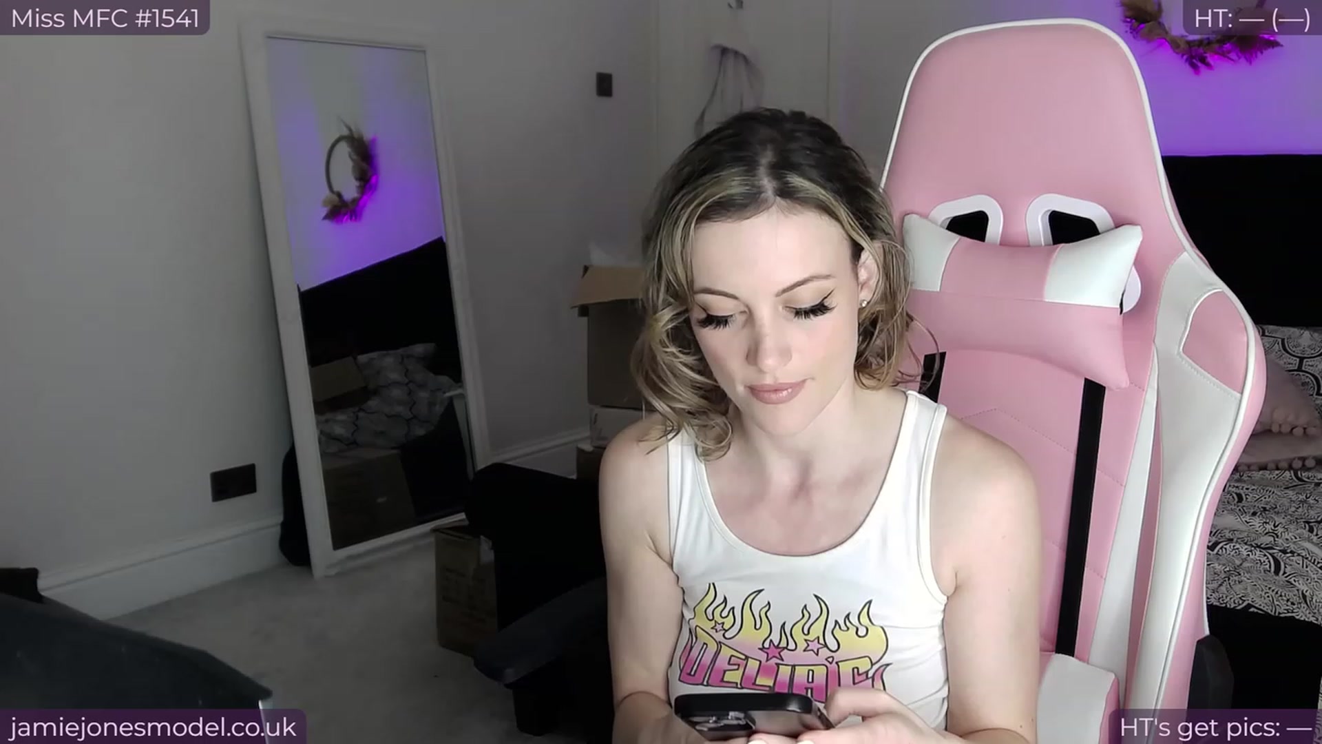 Gallery image thumbnail from jamiejones's myfreecams stream on, 12/01/2023, 22:25 image 5 of 20