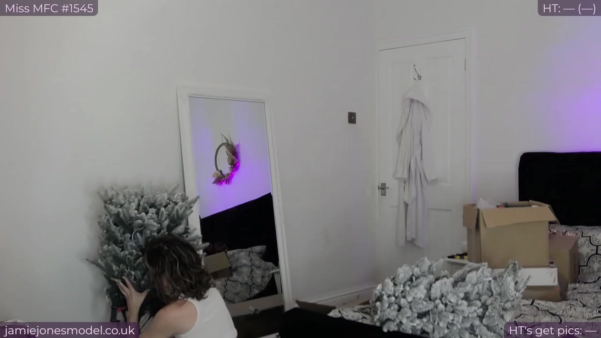 Gallery image thumbnail from jamiejones's myfreecams stream on, 12/01/2023, 22:25 image 16 of 20