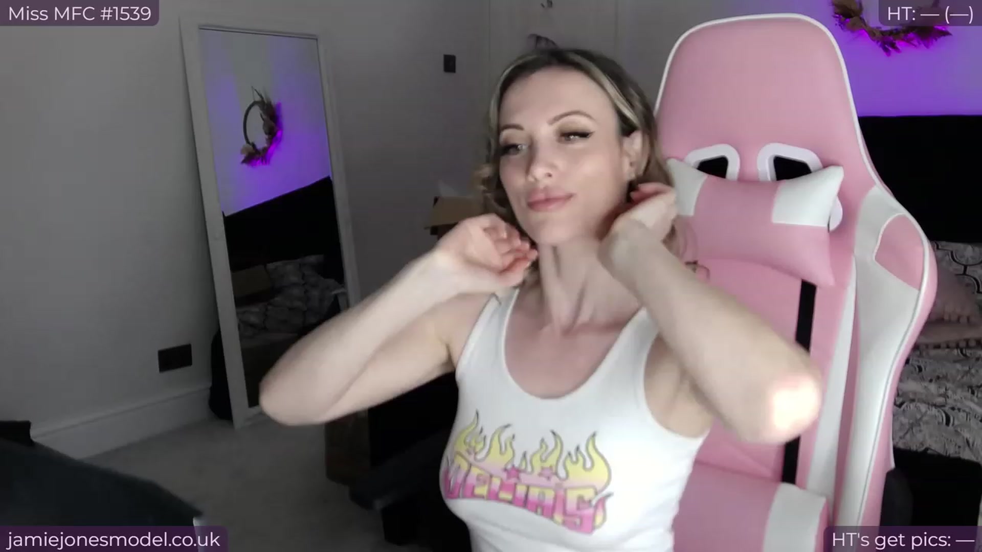 Gallery image thumbnail from jamiejones's myfreecams stream on, 12/01/2023, 22:25 image 1 of 20