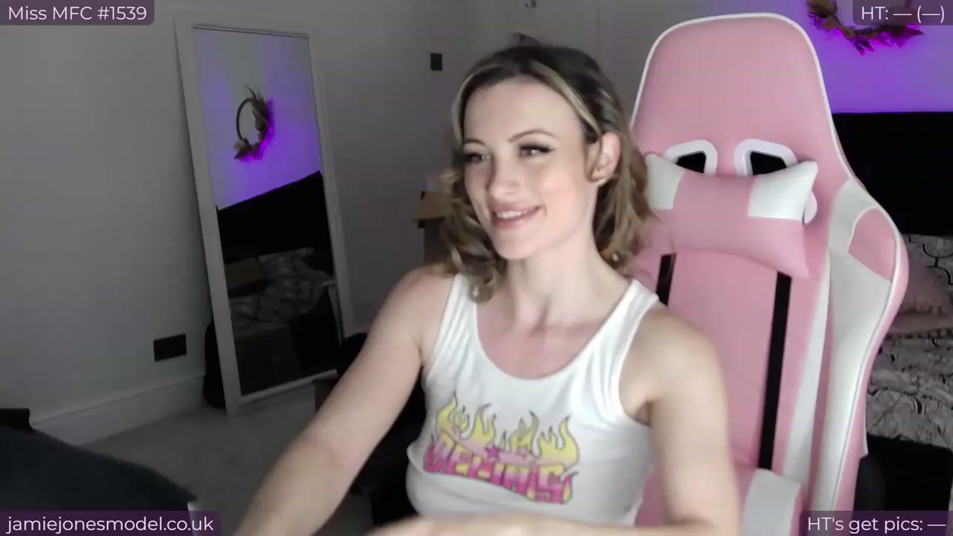 Gallery image thumbnail from jamiejones's myfreecams stream on, 12/01/2023, 22:25 image 2 of 20