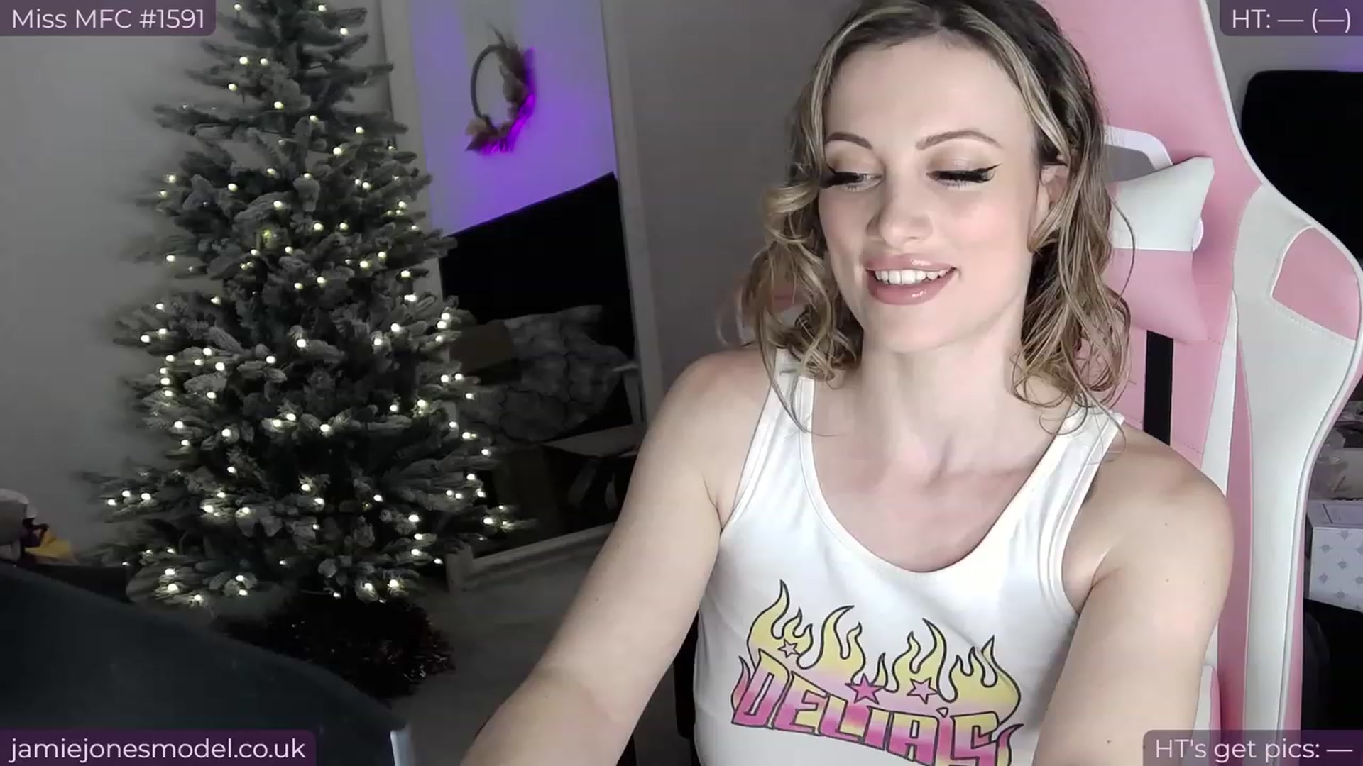 Gallery image thumbnail from jamiejones's myfreecams stream on, 12/01/2023, 22:42 image 16 of 20