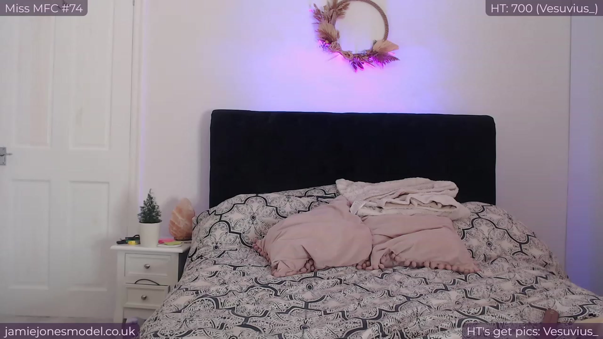 Gallery image thumbnail from jamiejones's myfreecams stream on, 12/03/2023, 17:22 image 7 of 20