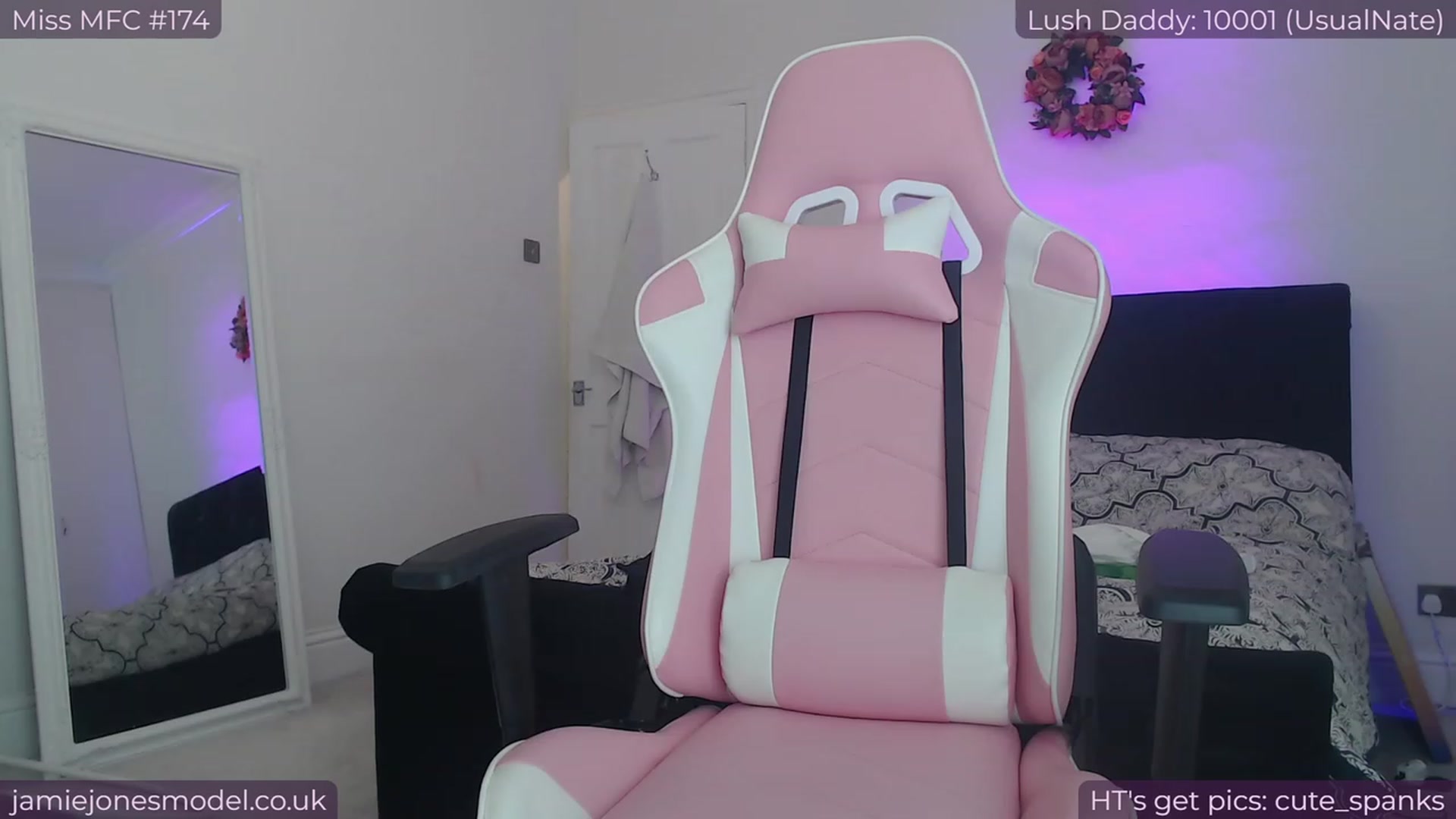 Gallery image thumbnail from jamiejones's myfreecams stream on, 01/10/2024, 01:36 image 10 of 20