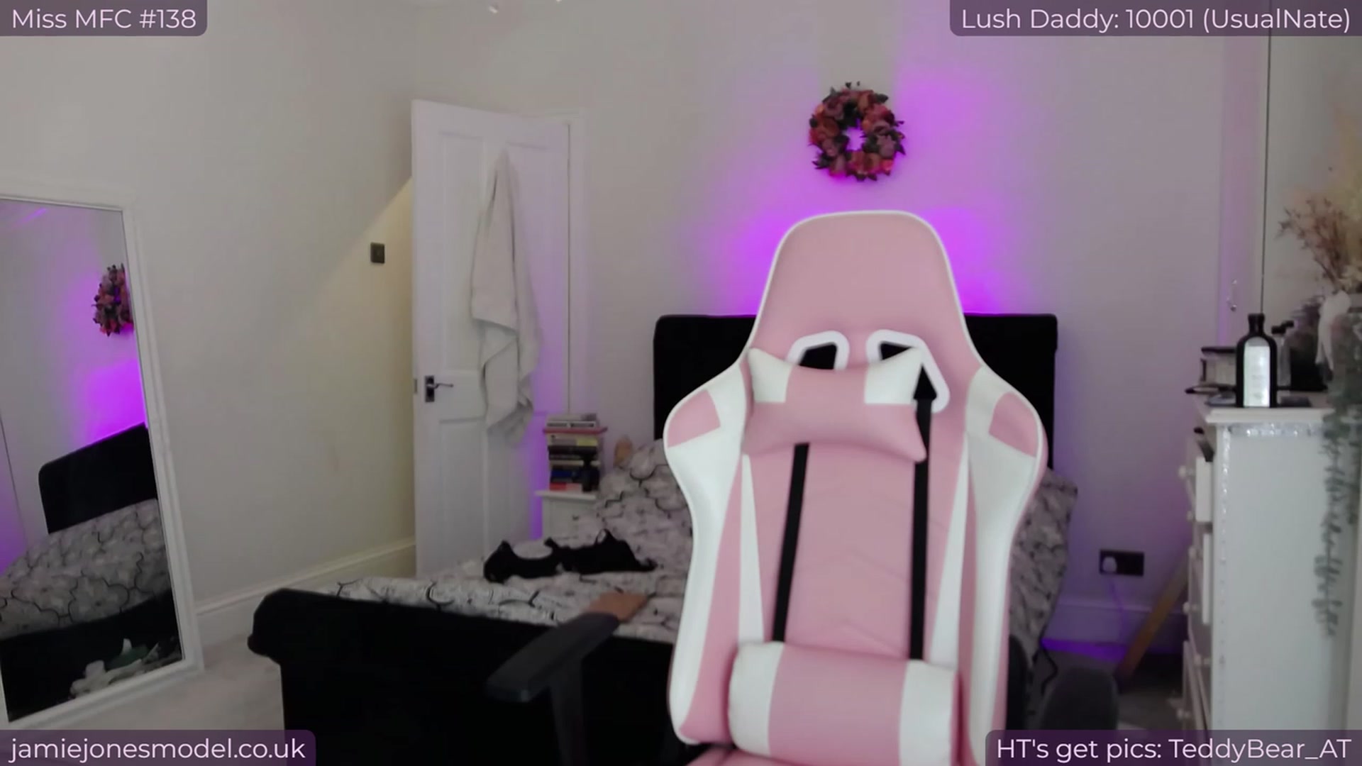 Gallery image thumbnail from jamiejones's myfreecams stream on, 01/11/2024, 02:55 image 17 of 20