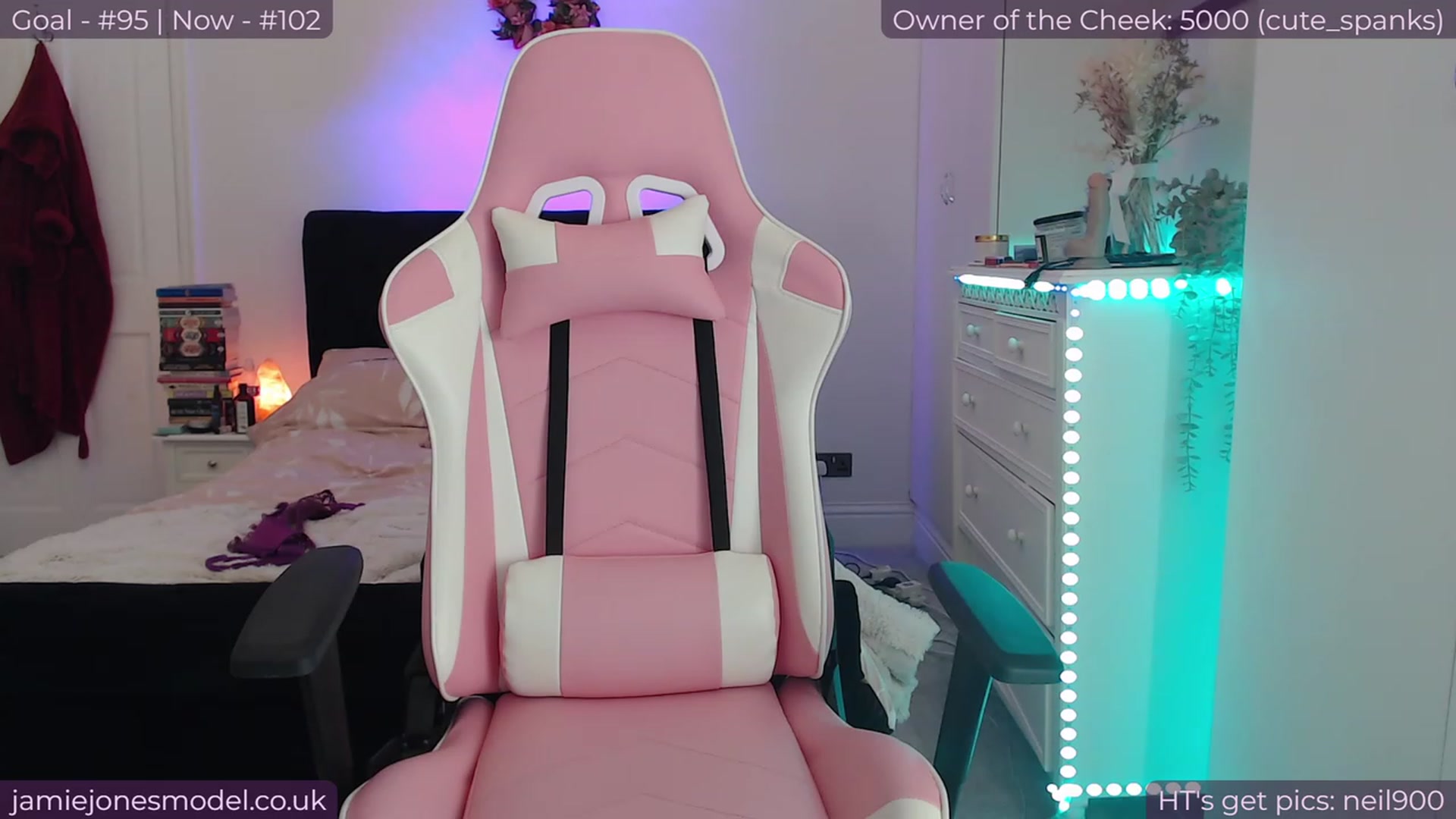 Gallery image thumbnail from jamiejones's myfreecams stream on, 02/07/2024, 01:41 image 14 of 20