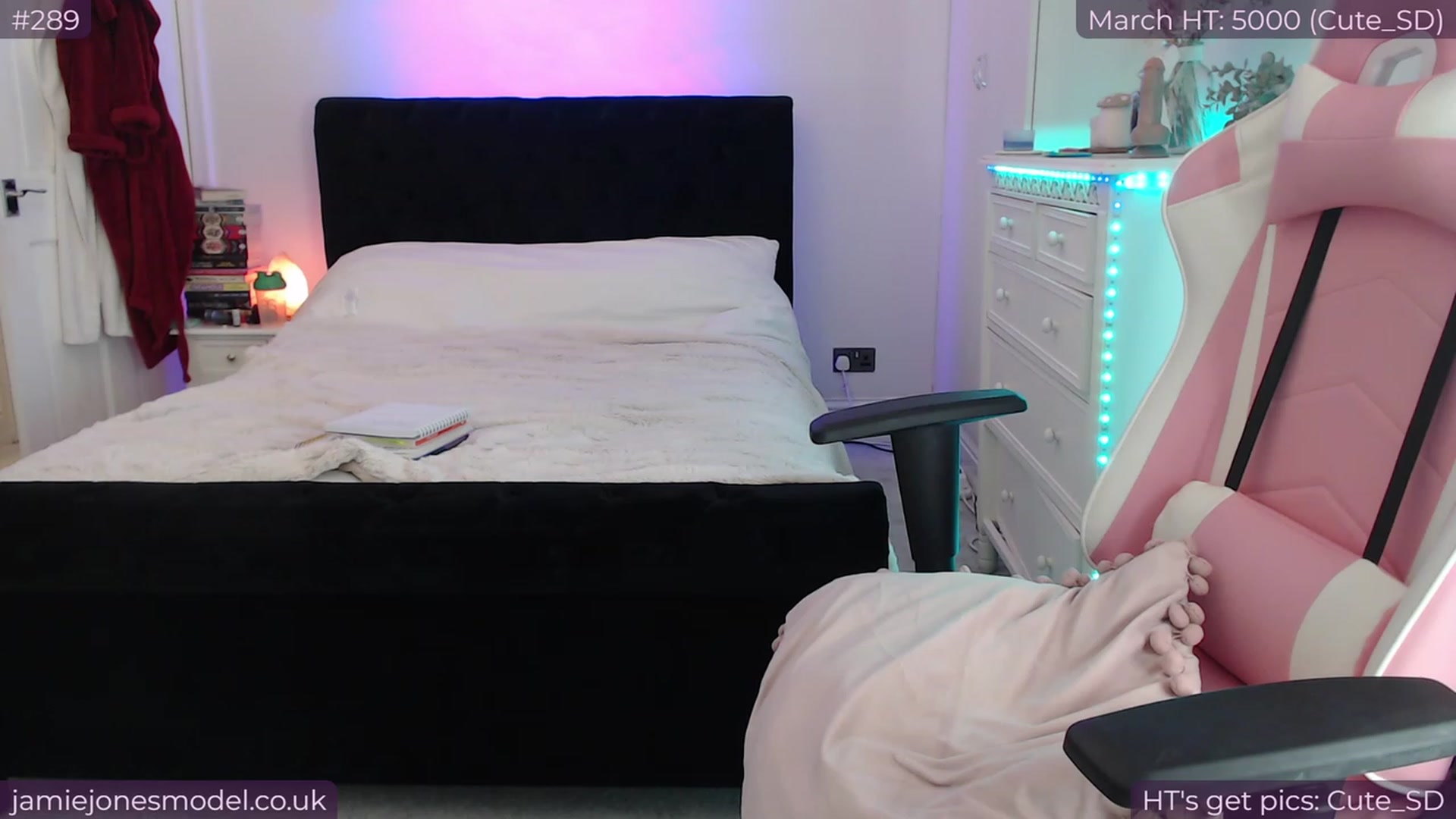 Gallery image thumbnail from jamiejones's myfreecams stream on, 03/09/2024, 24:01 image 13 of 20