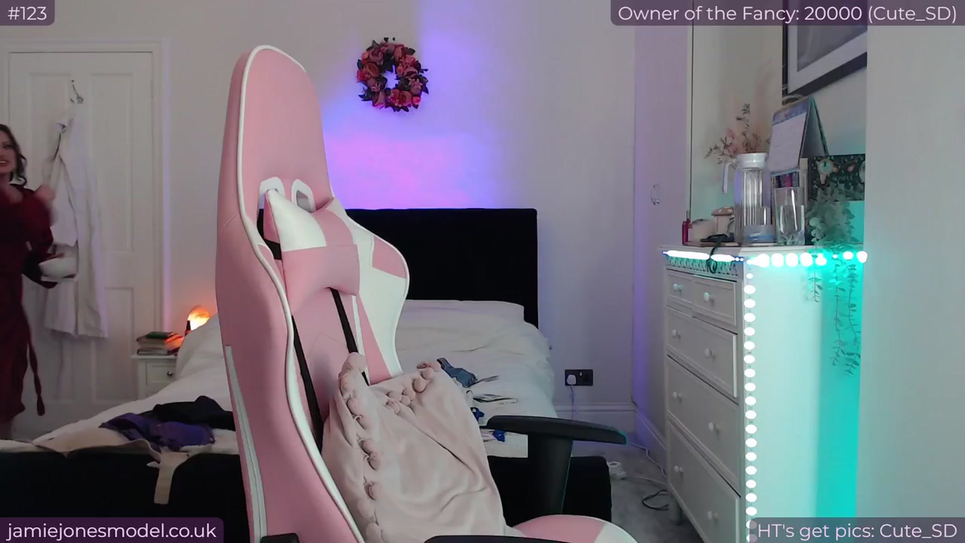 Gallery image thumbnail from jamiejones's myfreecams stream on, 03/22/2024, 24:24 image 9 of 20