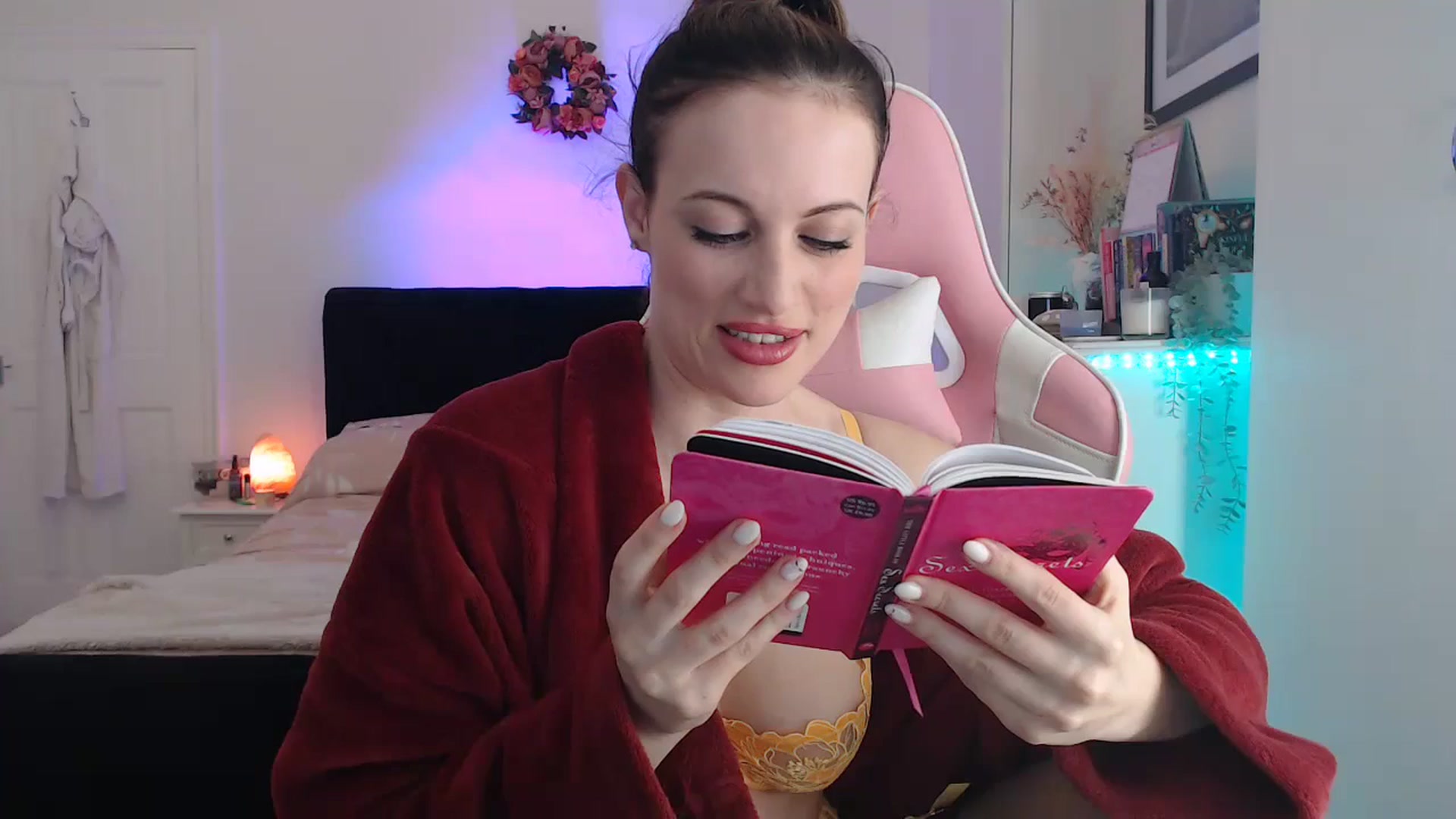 Gallery image thumbnail from jamiejones's myfreecams stream on, 04/12/2024, 23:36 image 14 of 20