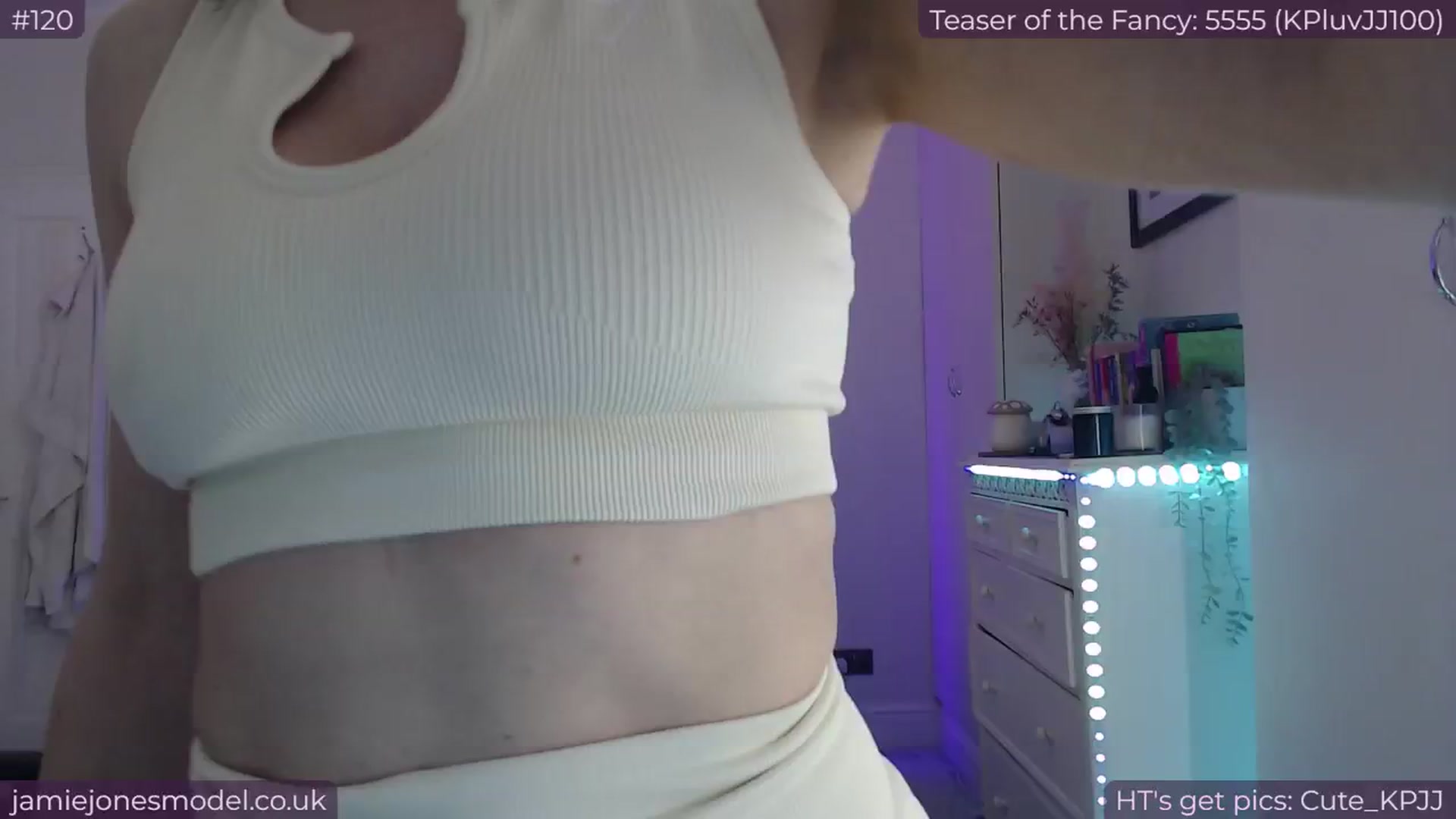 Gallery image thumbnail from jamiejones's myfreecams stream on, 04/26/2024, 23:45 image 13 of 20