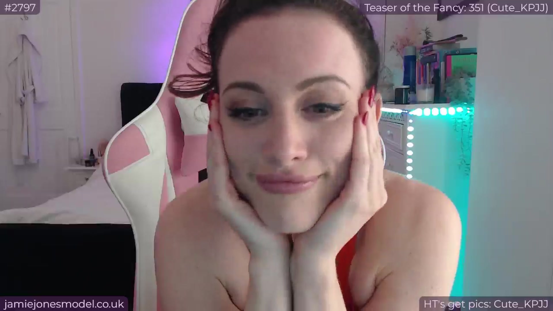 Gallery image thumbnail from jamiejones's myfreecams stream on, 05/07/2024, 23:24 image 18 of 20