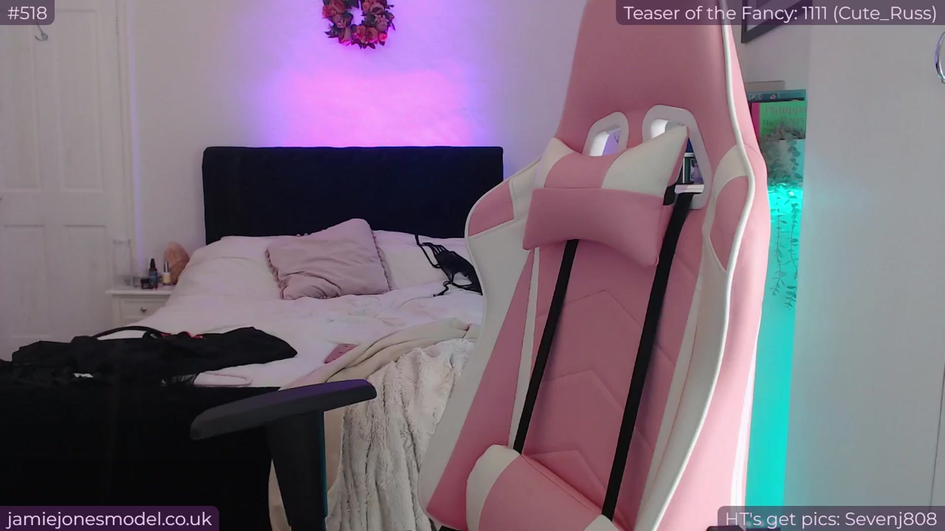 Gallery image thumbnail from jamiejones's myfreecams stream on, 05/09/2024, 01:36 image 19 of 20