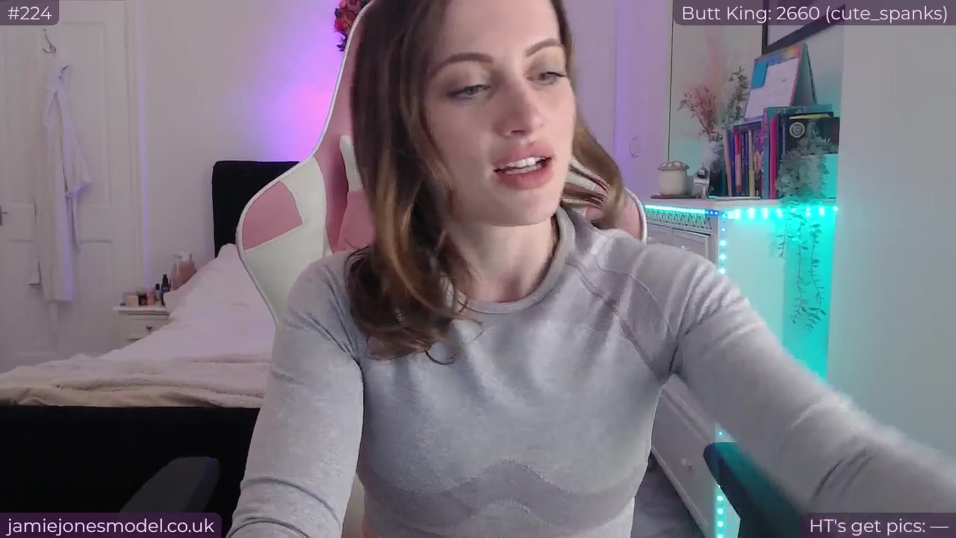 Gallery image thumbnail from jamiejones's myfreecams stream on, 05/18/2024, 24:05 image 2 of 20