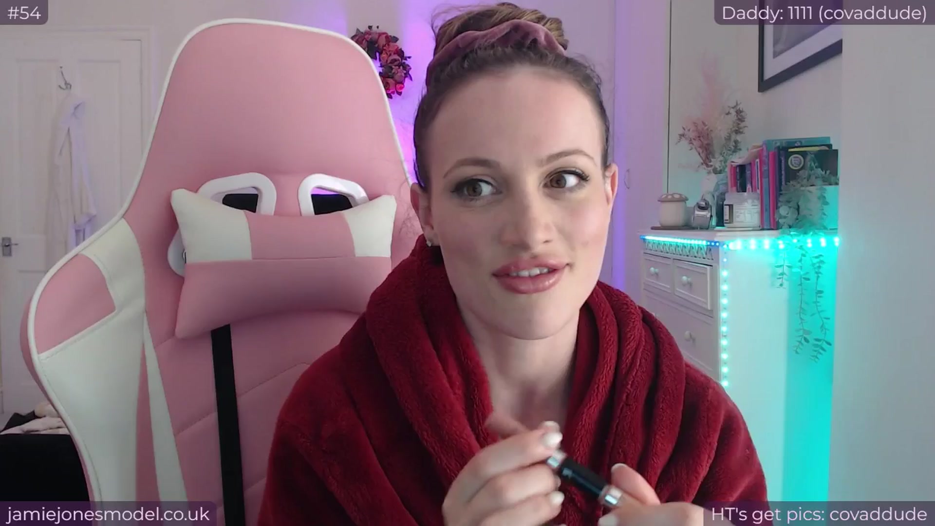 Gallery image thumbnail from jamiejones's myfreecams stream on, 06/01/2024, 21:41 image 19 of 20