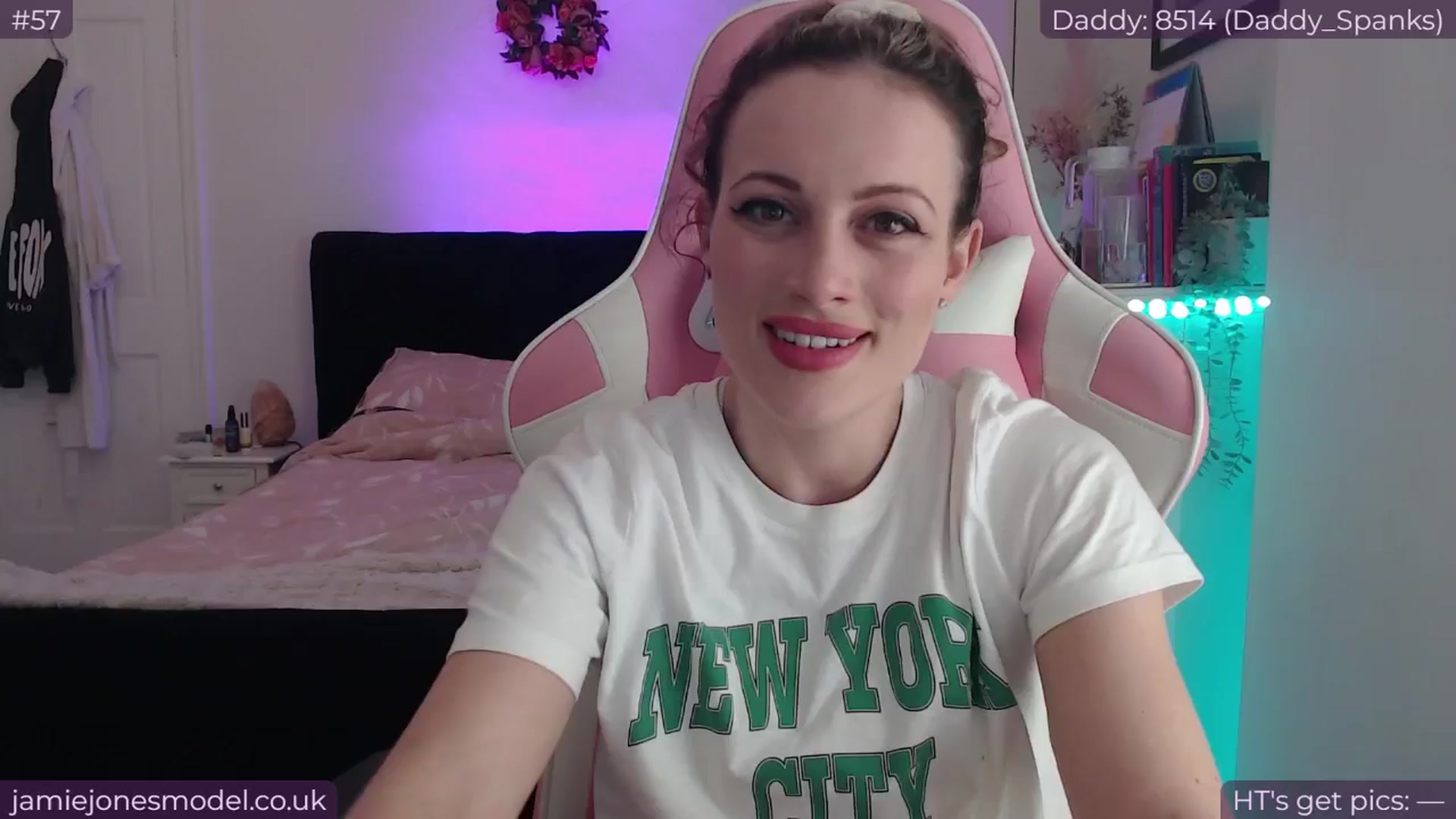Gallery image thumbnail from jamiejones's myfreecams stream on, 06/08/2024, 24:53 image 1 of 20