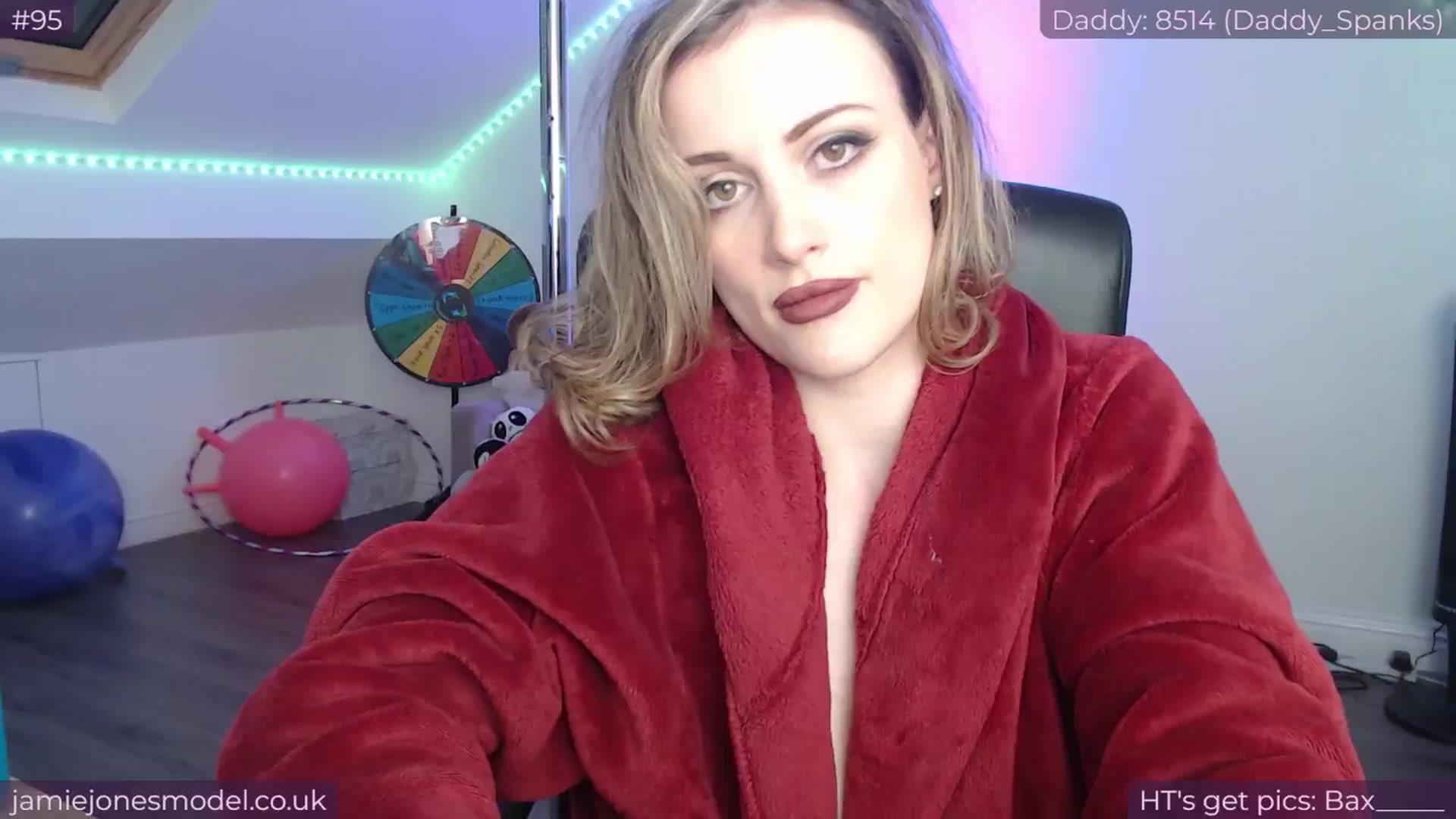 Gallery image thumbnail from jamiejones's myfreecams stream on, 06/15/2024, 21:48 image 4 of 20