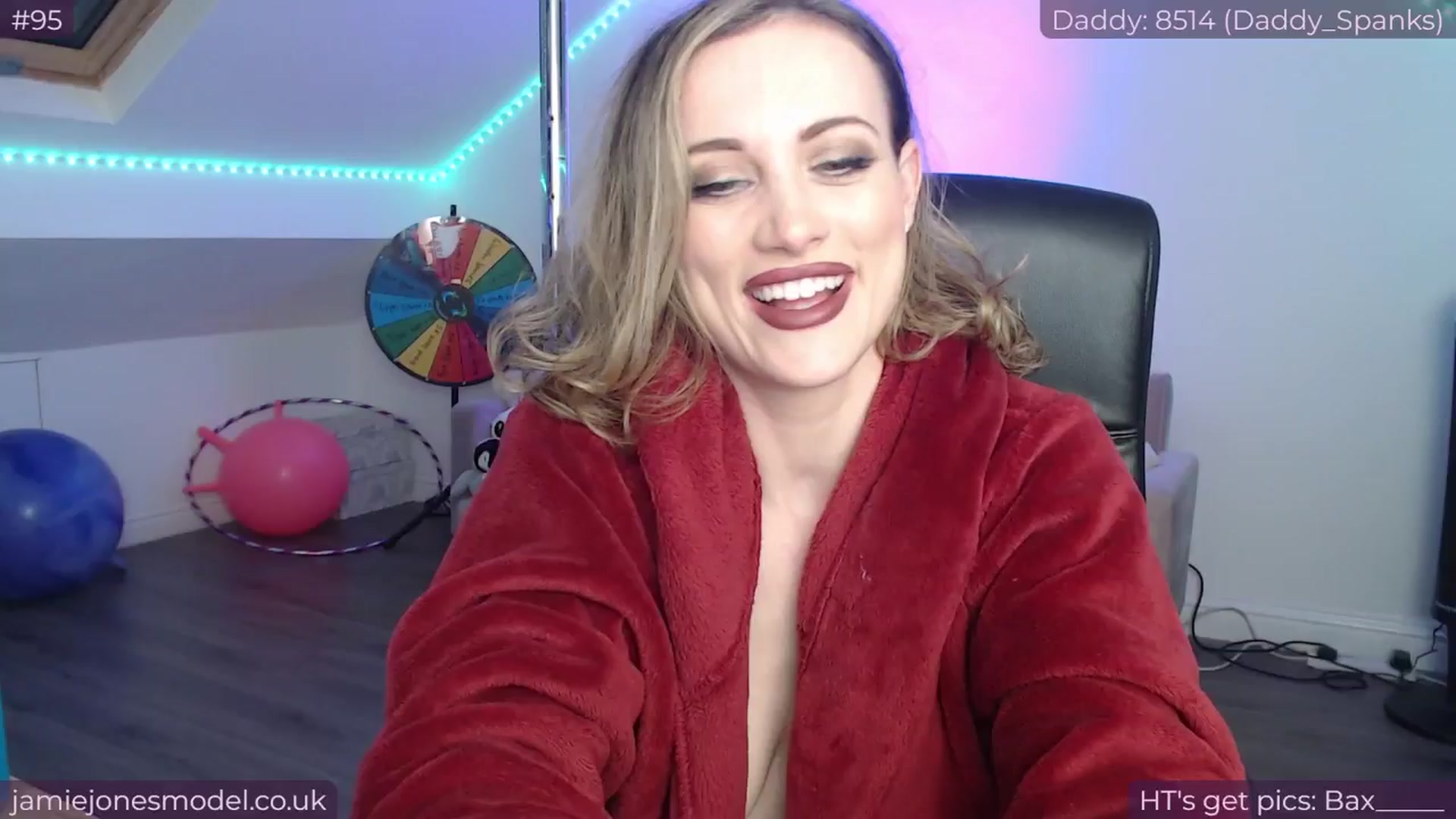 Gallery image thumbnail from jamiejones's myfreecams stream on, 06/15/2024, 21:48 image 5 of 20