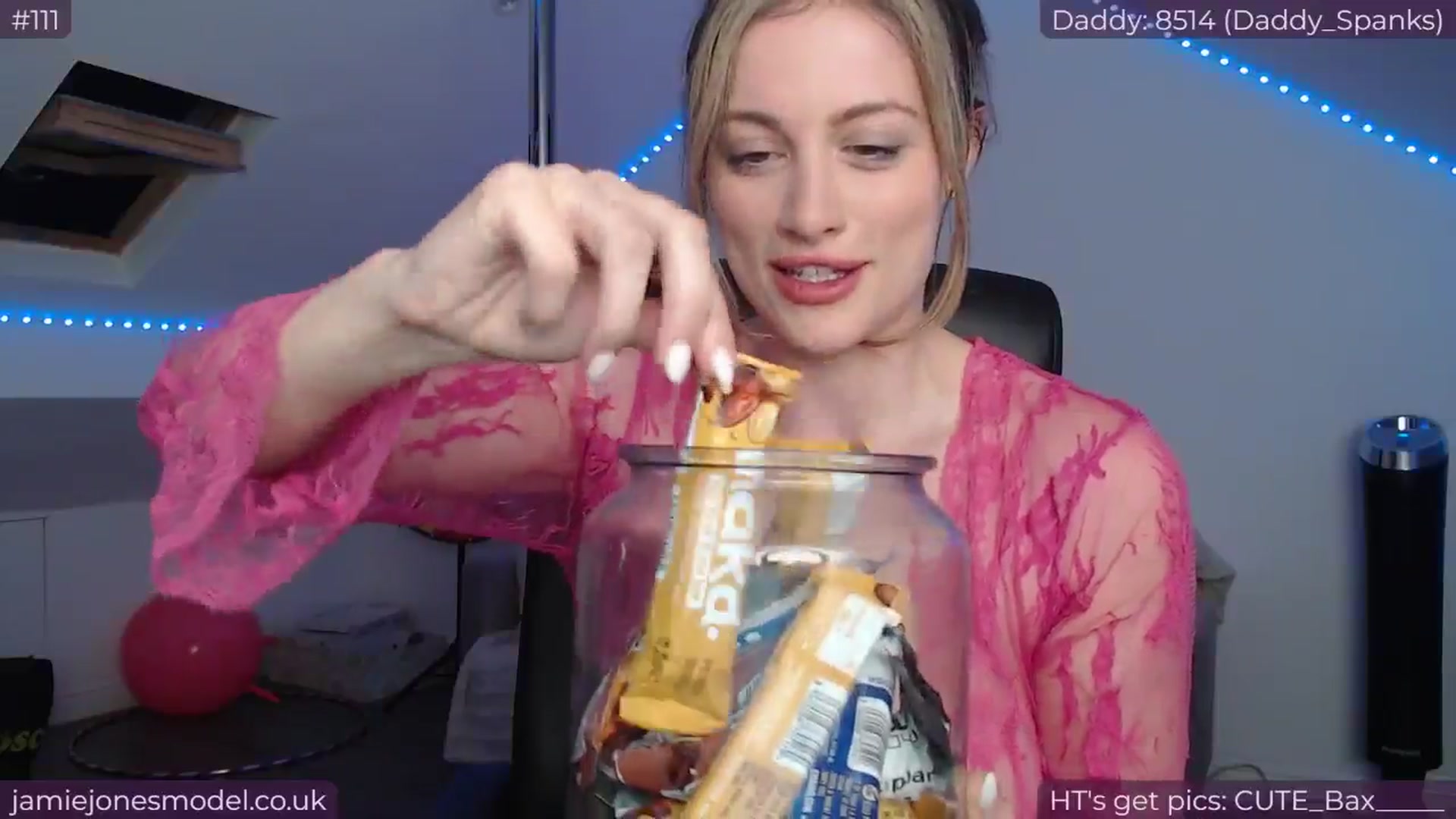 Gallery image thumbnail from jamiejones's myfreecams stream on, 06/23/2024, 23:52 image 18 of 20