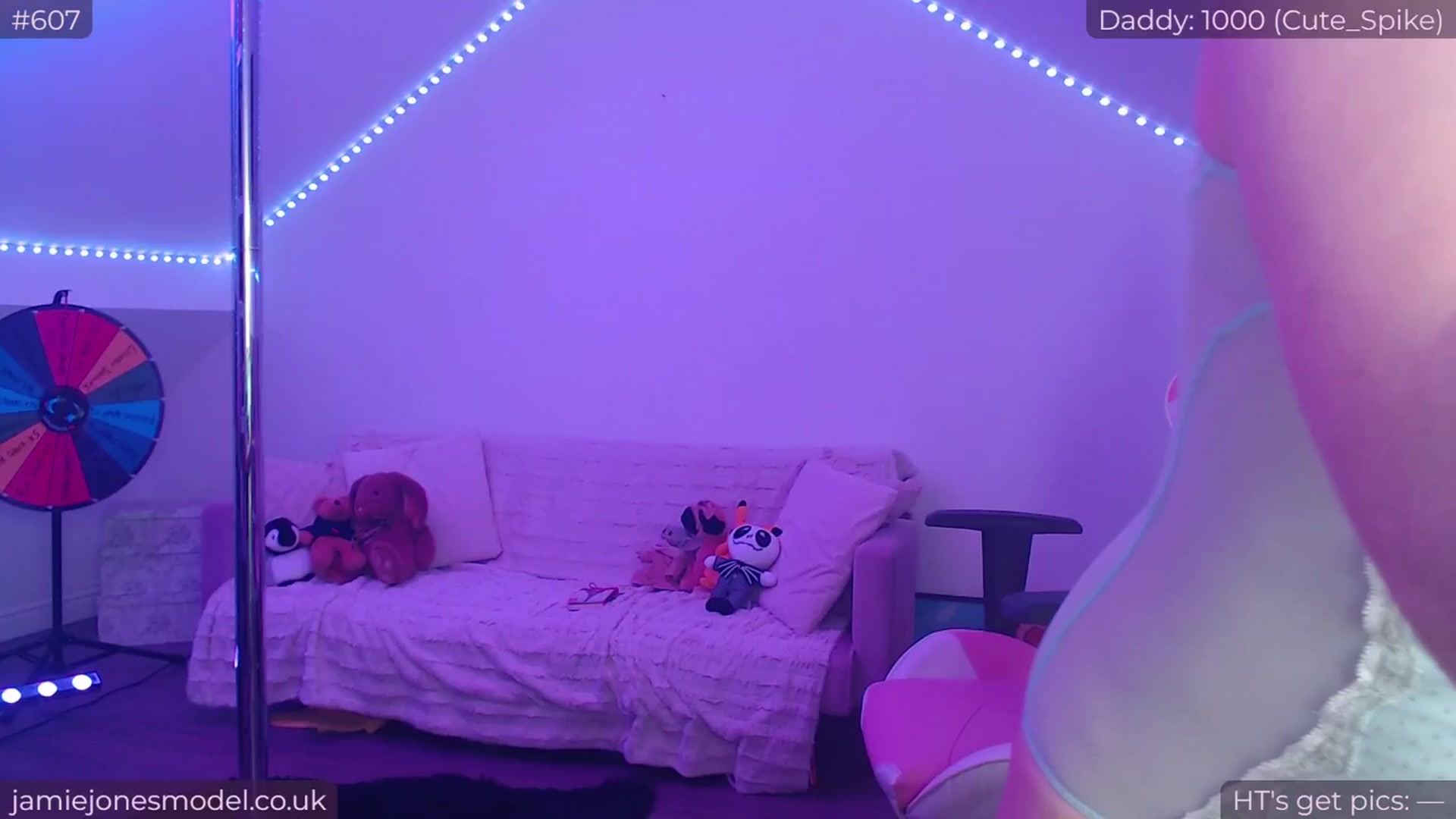 Gallery image thumbnail from jamiejones's myfreecams stream on, 07/03/2024, 23:04 image 3 of 20