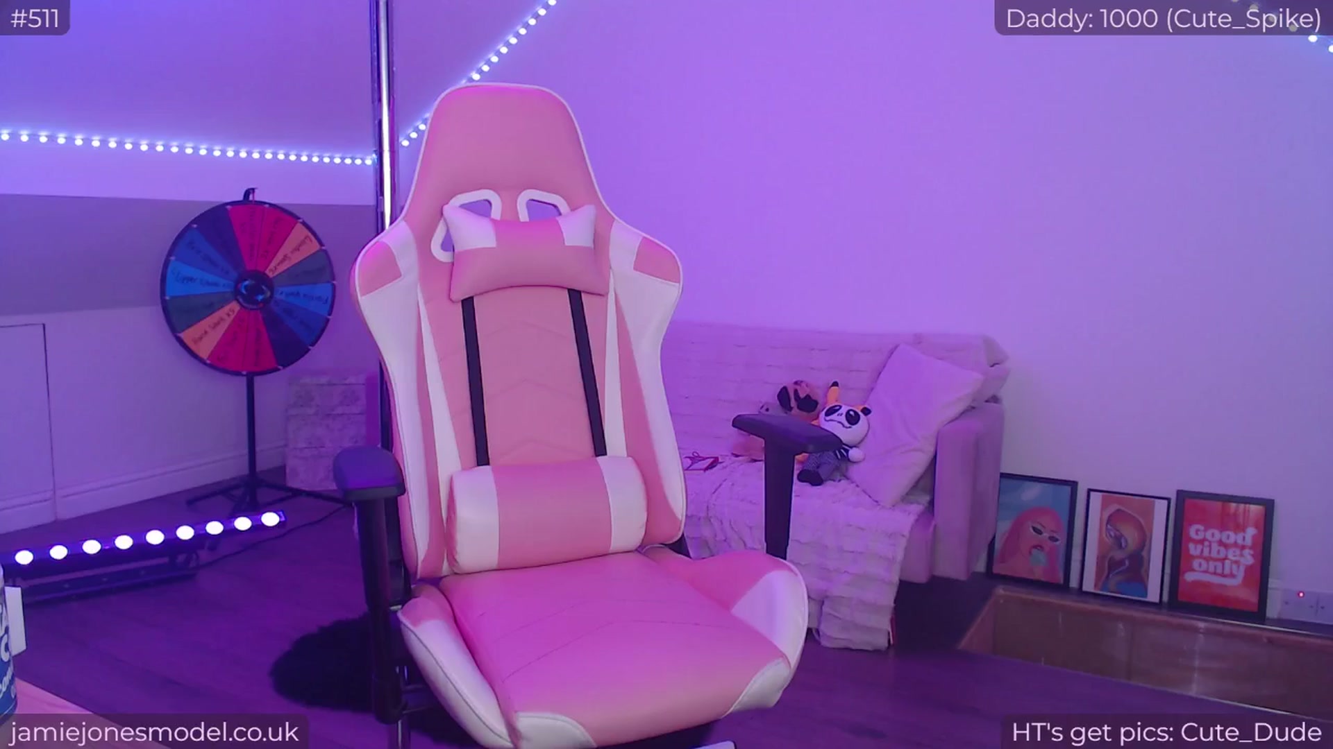 Gallery image thumbnail from jamiejones's myfreecams stream on, 07/03/2024, 23:04 image 18 of 20