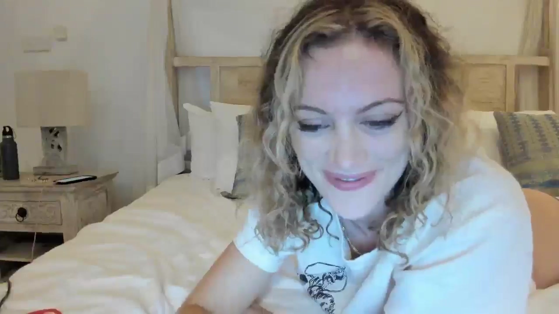 Gallery image thumbnail from jamiejones's myfreecams stream on, 10/02/2024, 23:11 image 7 of 20