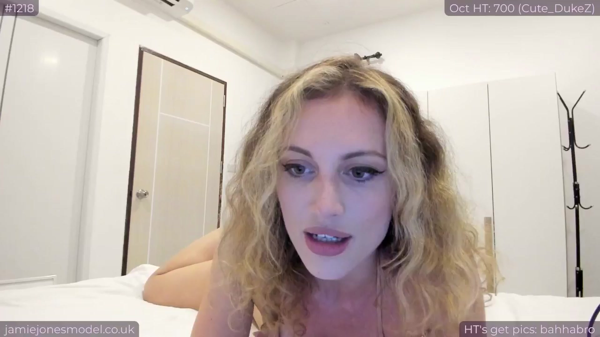 Gallery image thumbnail from jamiejones's myfreecams stream on, 10/19/2024, 13:22 image 6 of 20