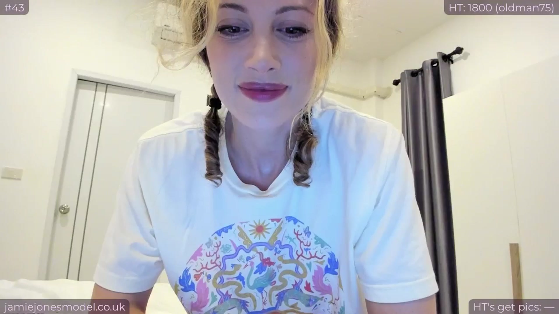 Gallery image thumbnail from jamiejones's myfreecams stream on, 11/16/2024, 13:43 image 13 of 20