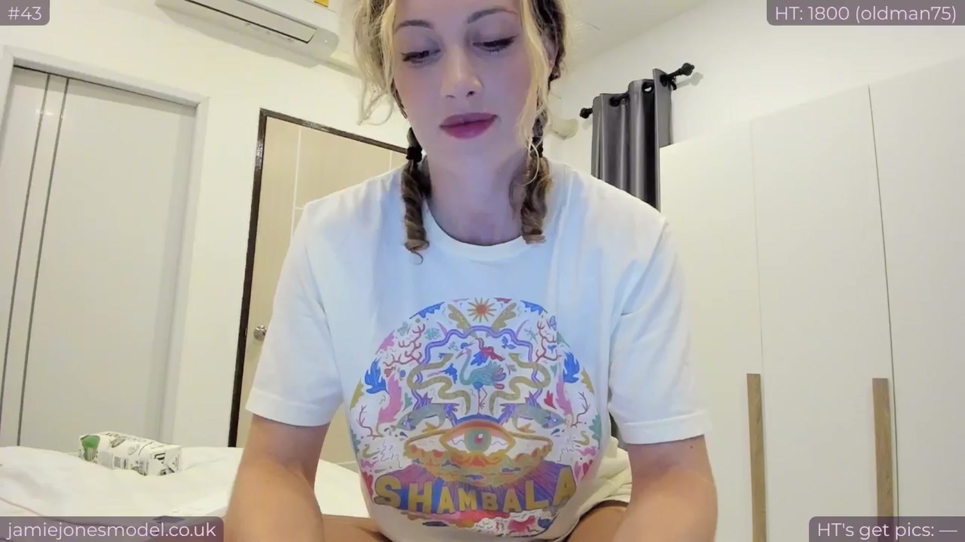 Gallery image thumbnail from jamiejones's myfreecams stream on, 11/16/2024, 13:43 image 5 of 20