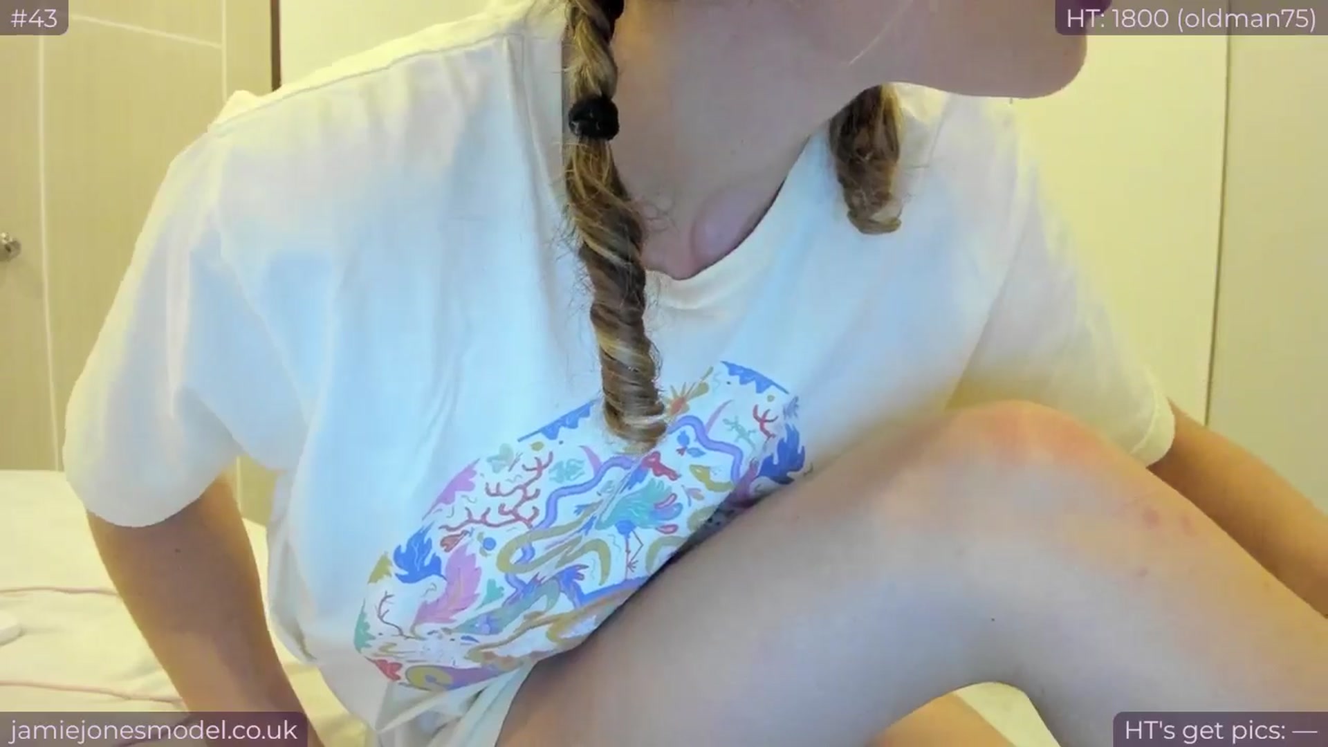 Gallery image thumbnail from jamiejones's myfreecams stream on, 11/16/2024, 13:43 image 18 of 20