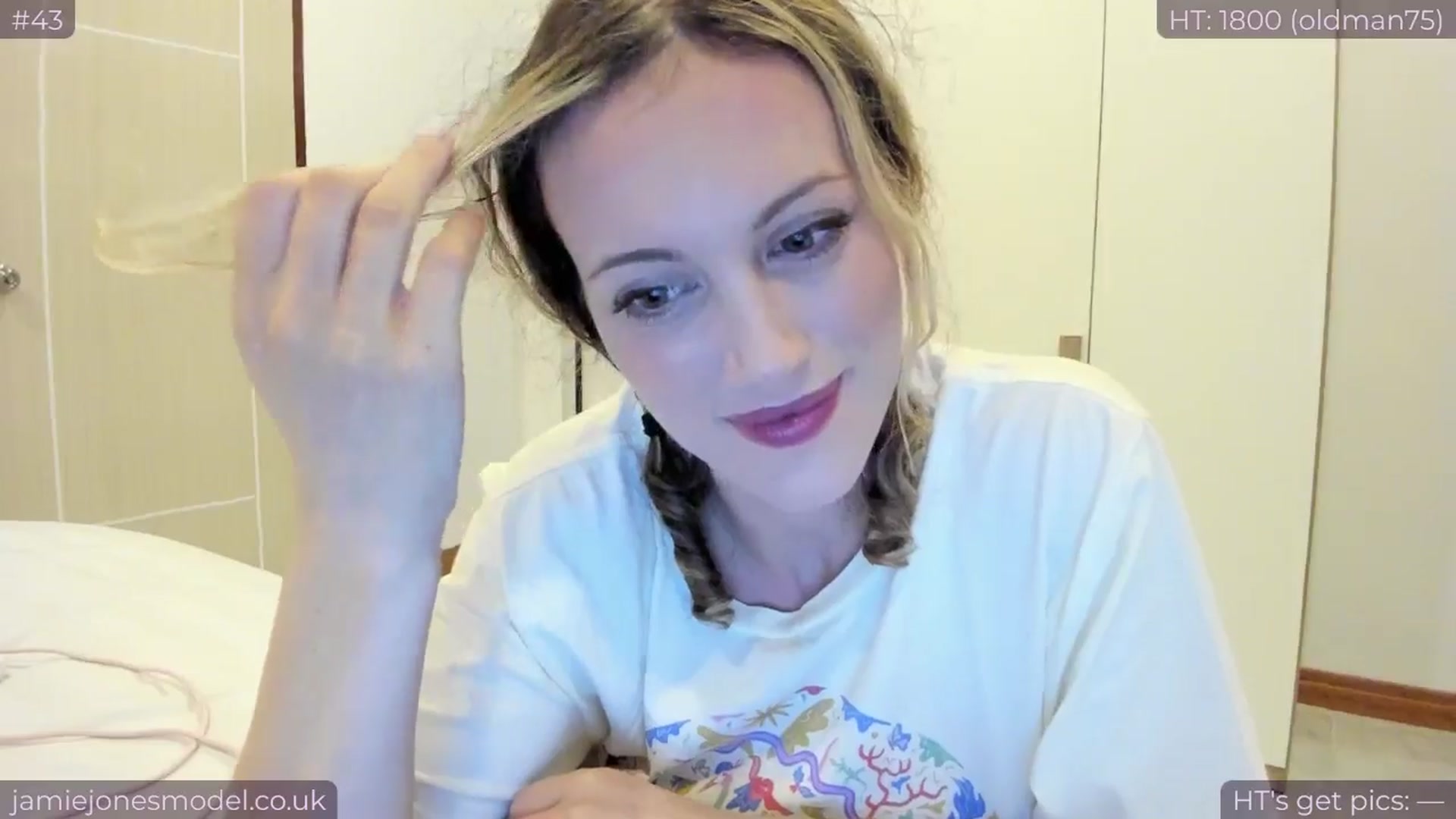 Gallery image thumbnail from jamiejones's myfreecams stream on, 11/16/2024, 13:43 image 16 of 20