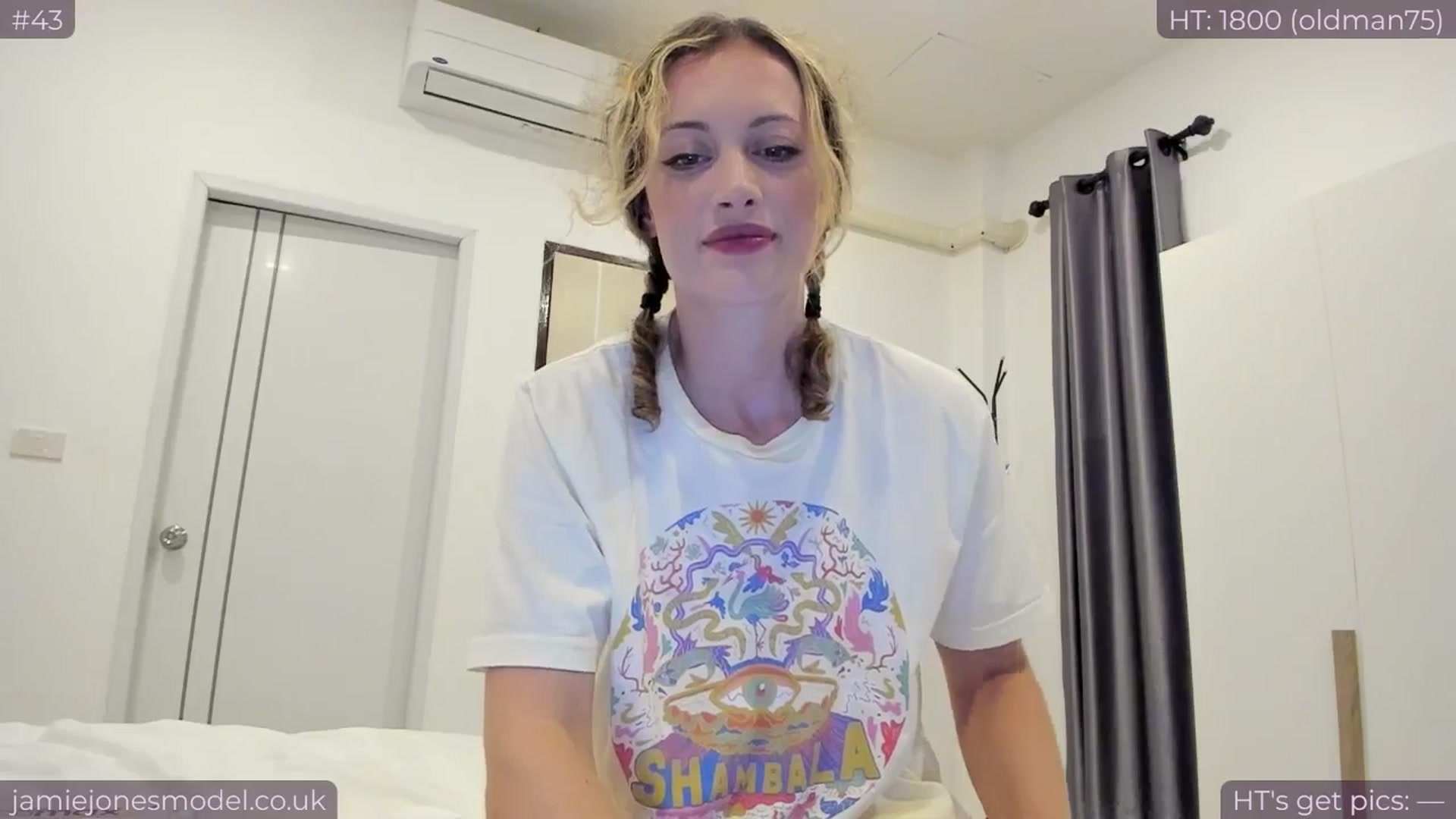 Gallery image thumbnail from jamiejones's myfreecams stream on, 11/16/2024, 13:43 image 12 of 20