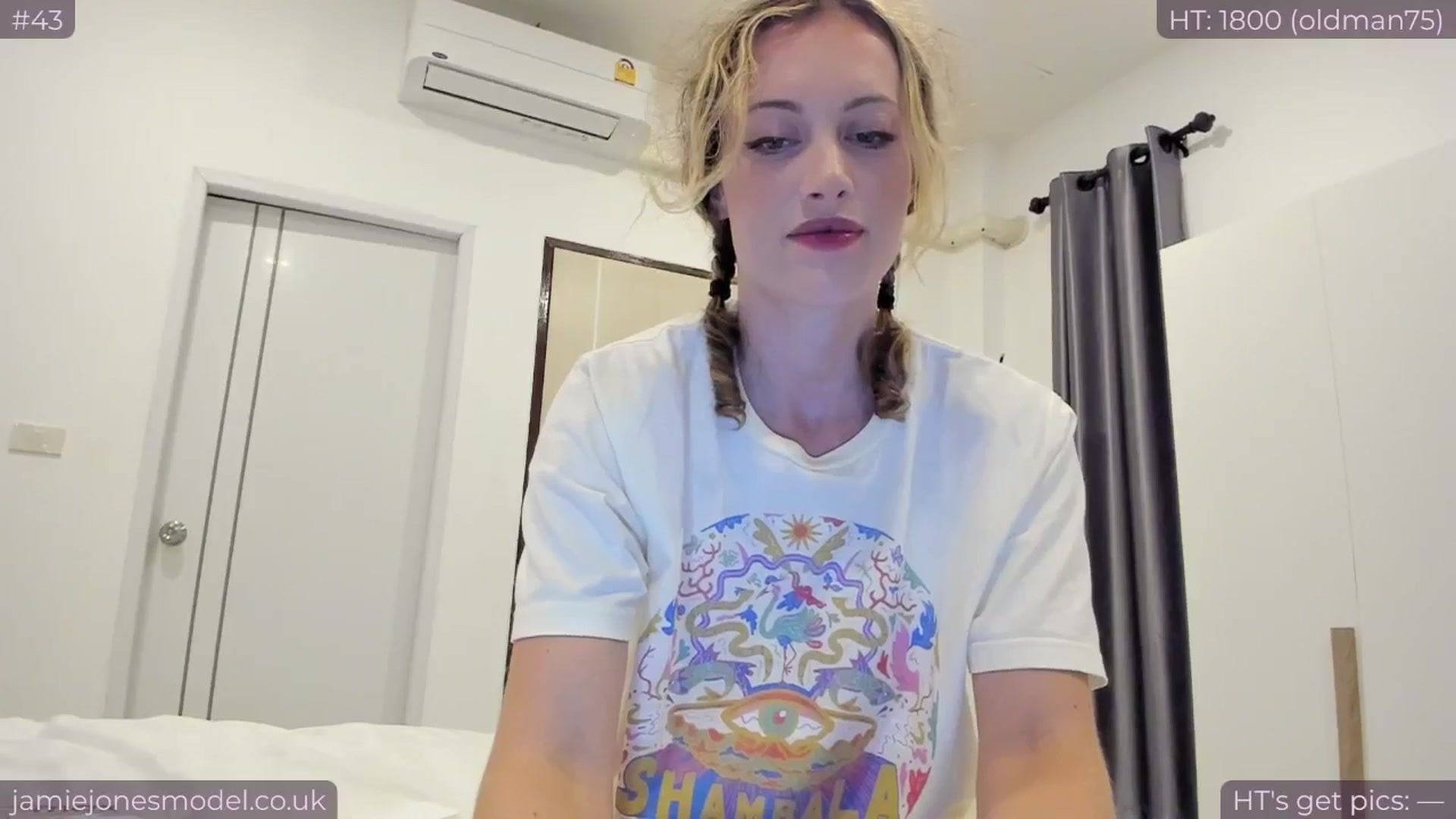 Gallery image thumbnail from jamiejones's myfreecams stream on, 11/16/2024, 13:43 image 11 of 20