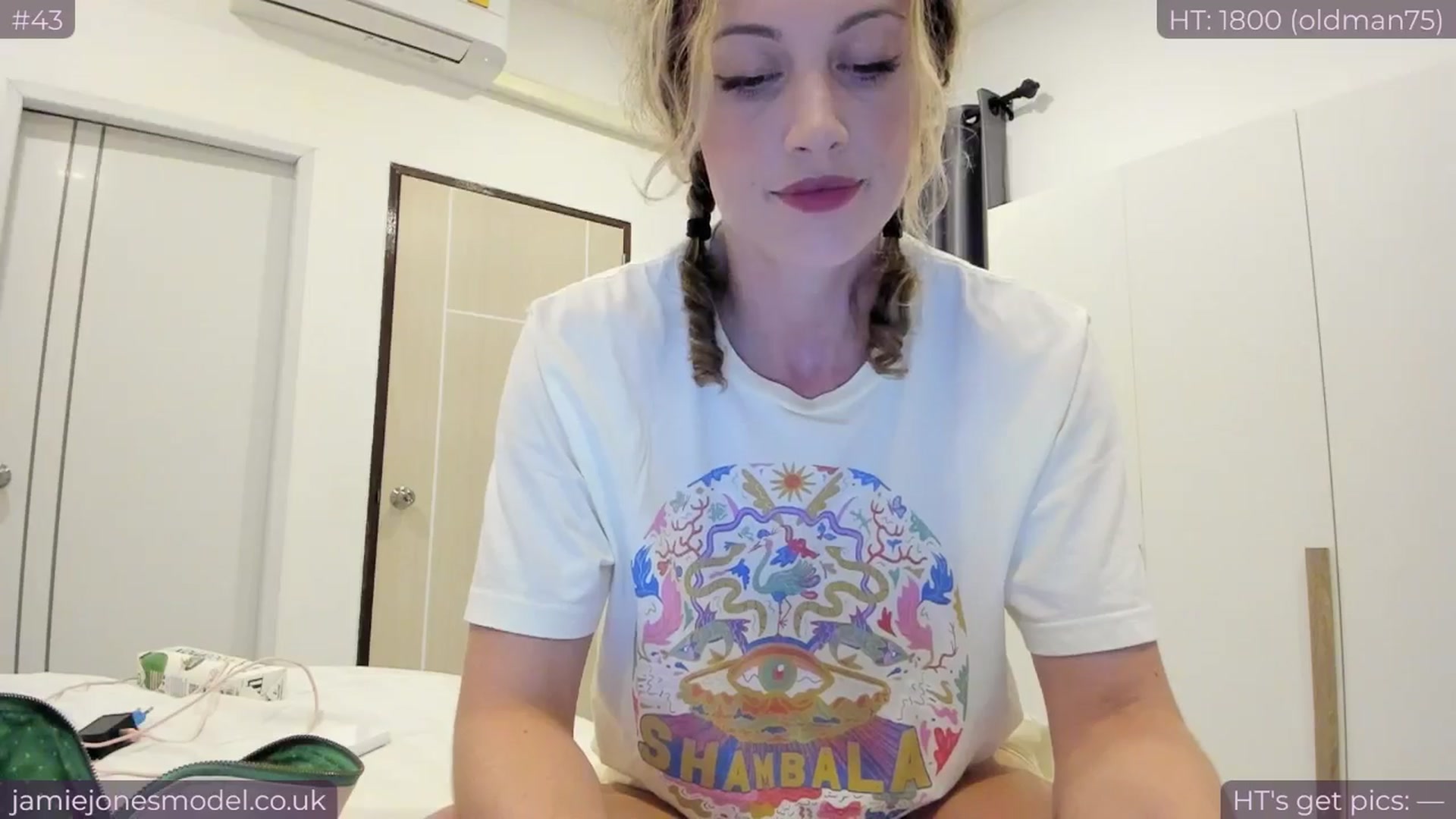 Gallery image thumbnail from jamiejones's myfreecams stream on, 11/16/2024, 13:43 image 2 of 20