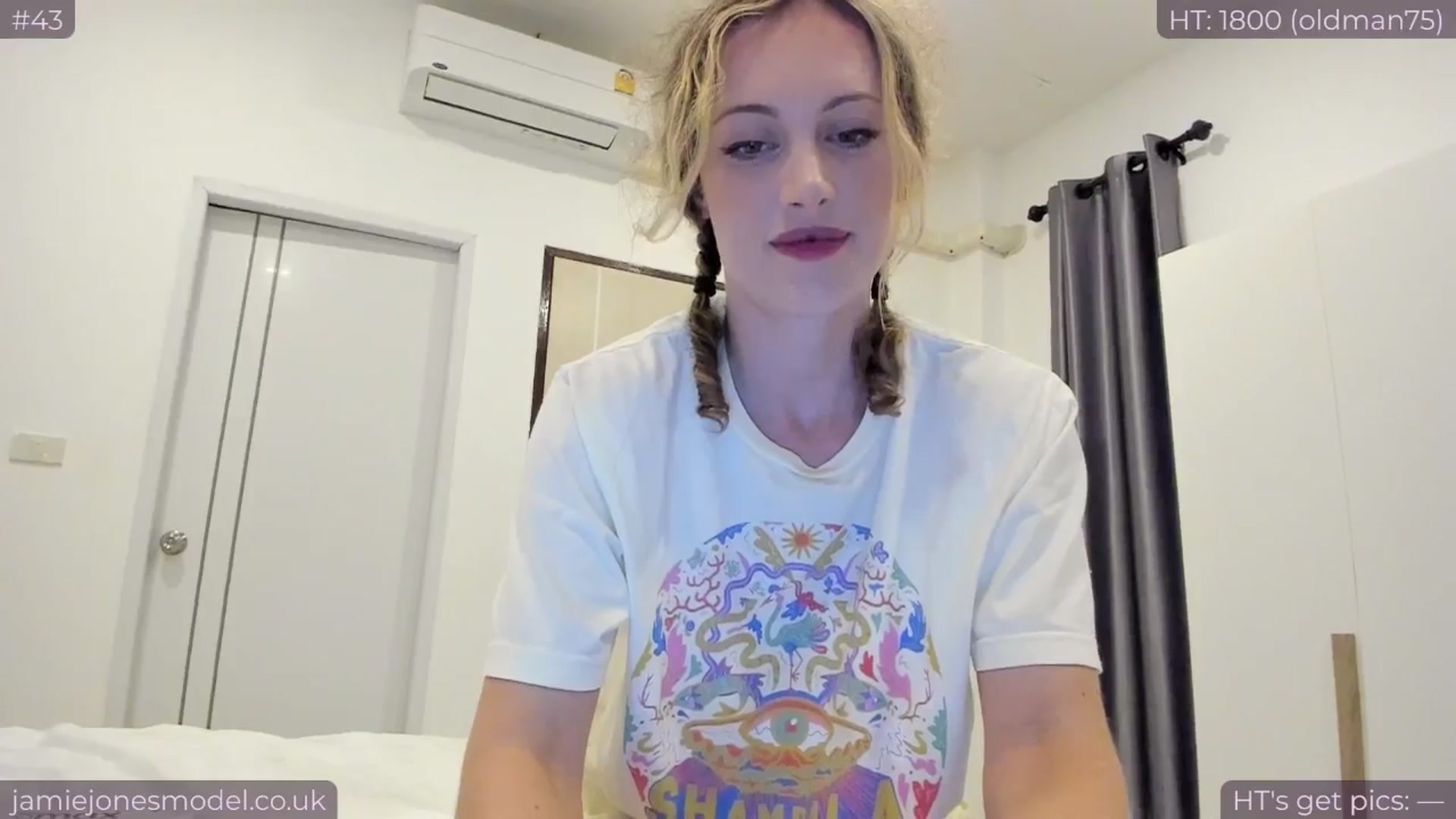 Gallery image thumbnail from jamiejones's myfreecams stream on, 11/16/2024, 13:43 image 10 of 20