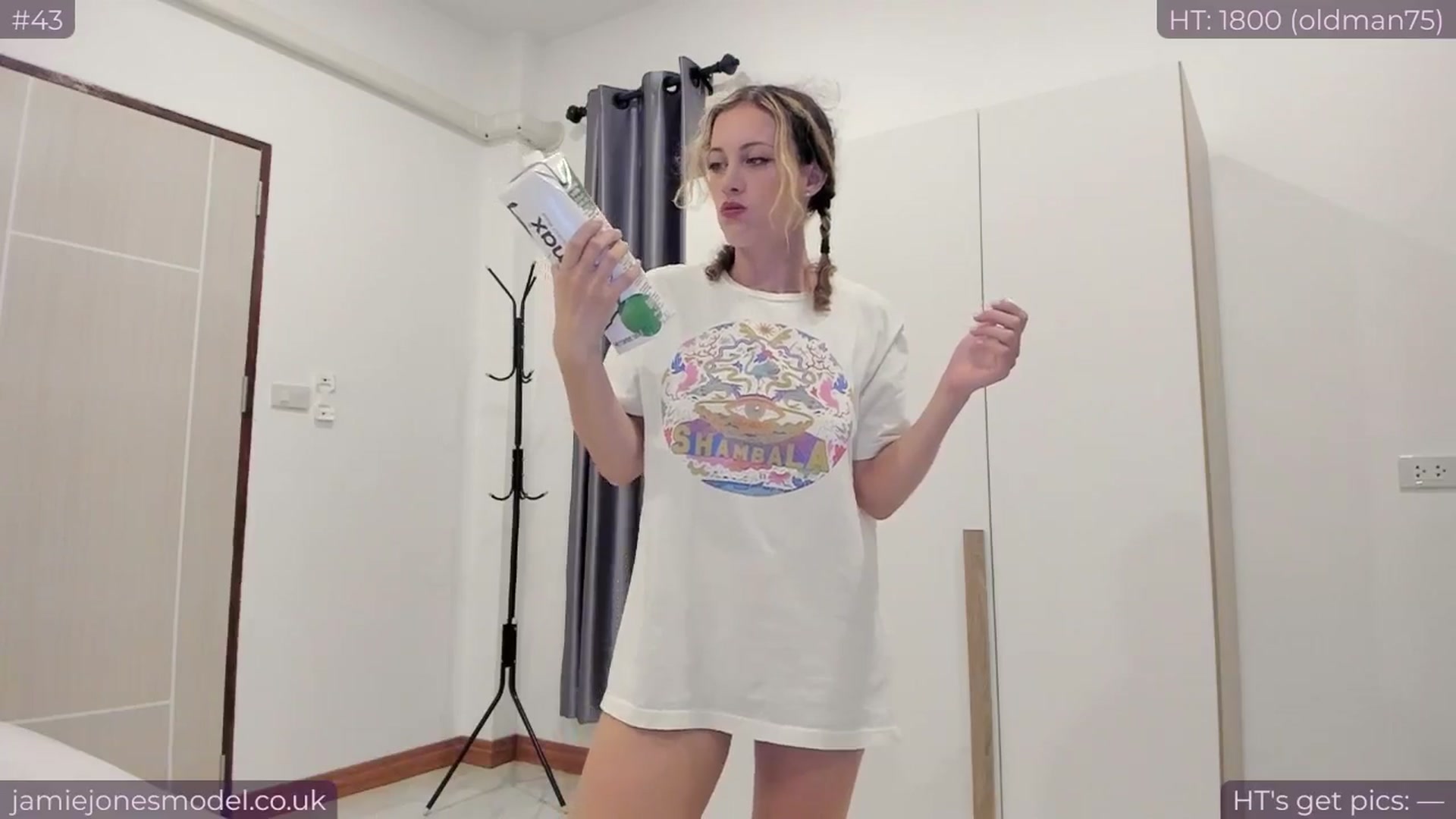 Gallery image thumbnail from jamiejones's myfreecams stream on, 11/16/2024, 13:43 image 7 of 20