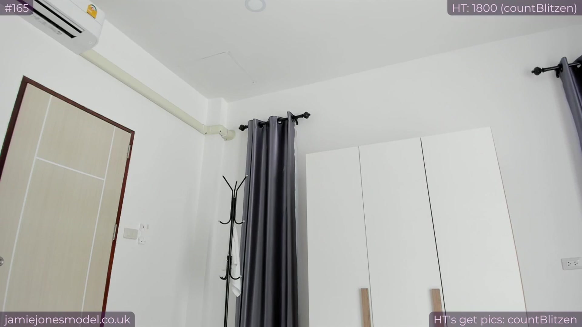 Gallery image thumbnail from jamiejones's myfreecams stream on, 12/06/2024, 04:12 image 4 of 20