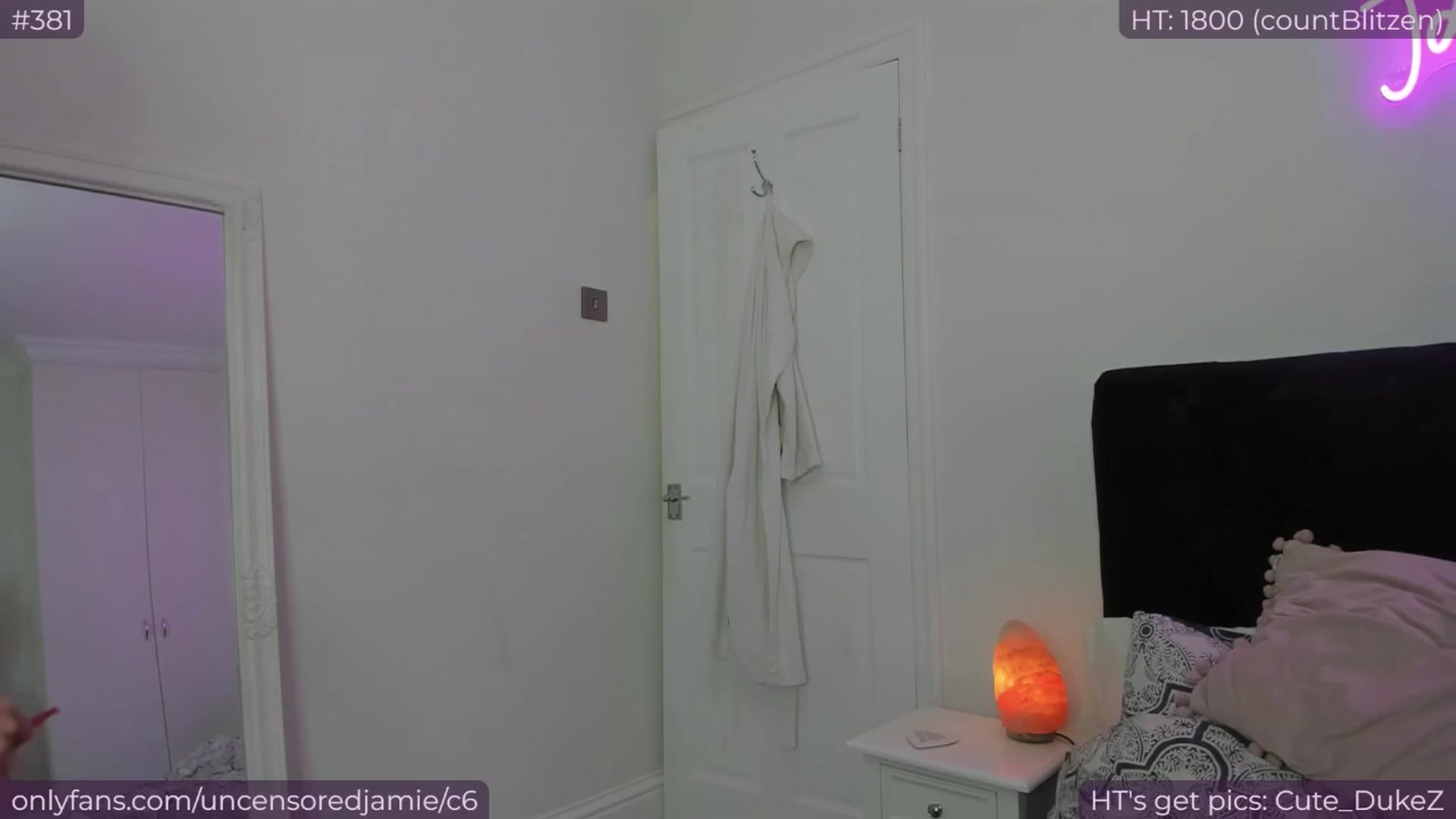 Gallery image thumbnail from jamiejones's myfreecams stream on, 12/27/2024, 24:06 image 17 of 20