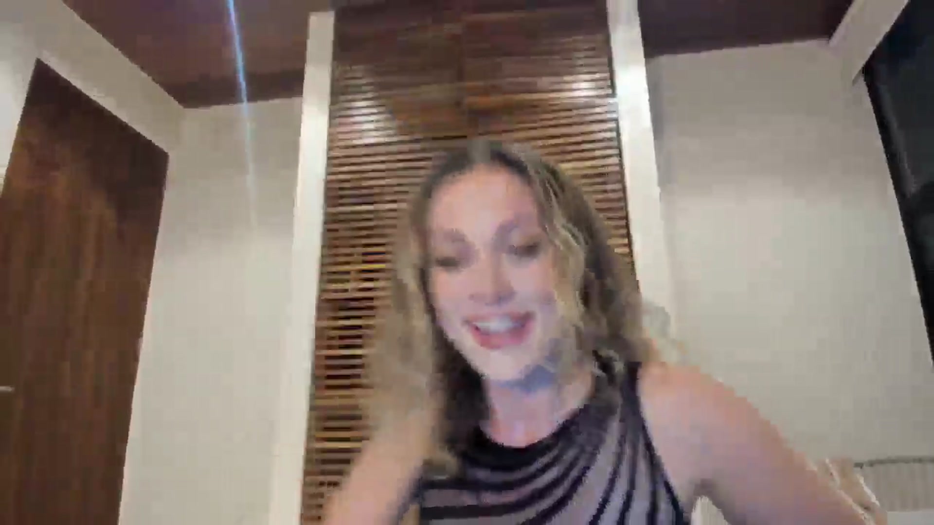 Gallery image thumbnail from jamiejones's myfreecams stream on, 04/01/2025, 24:54 image 10 of 20