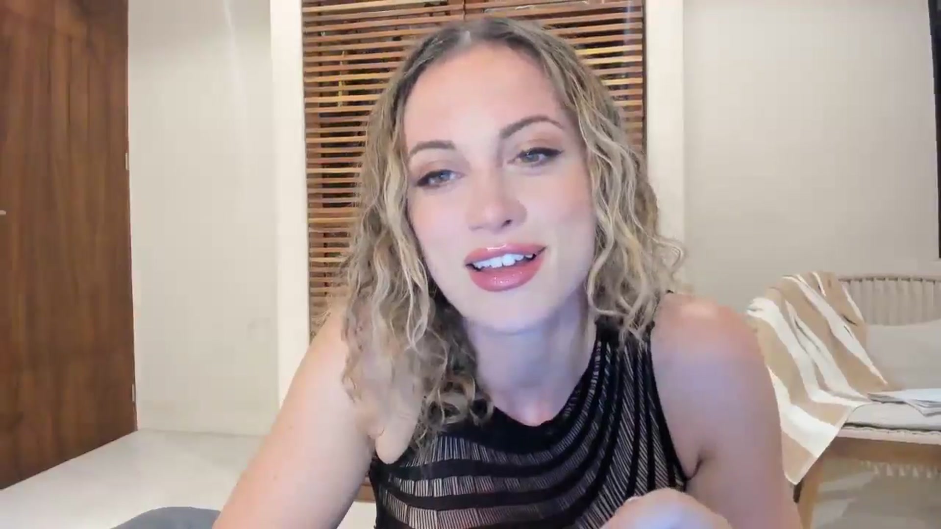 Gallery image thumbnail from jamiejones's myfreecams stream on, 04/01/2025, 24:54 image 5 of 20