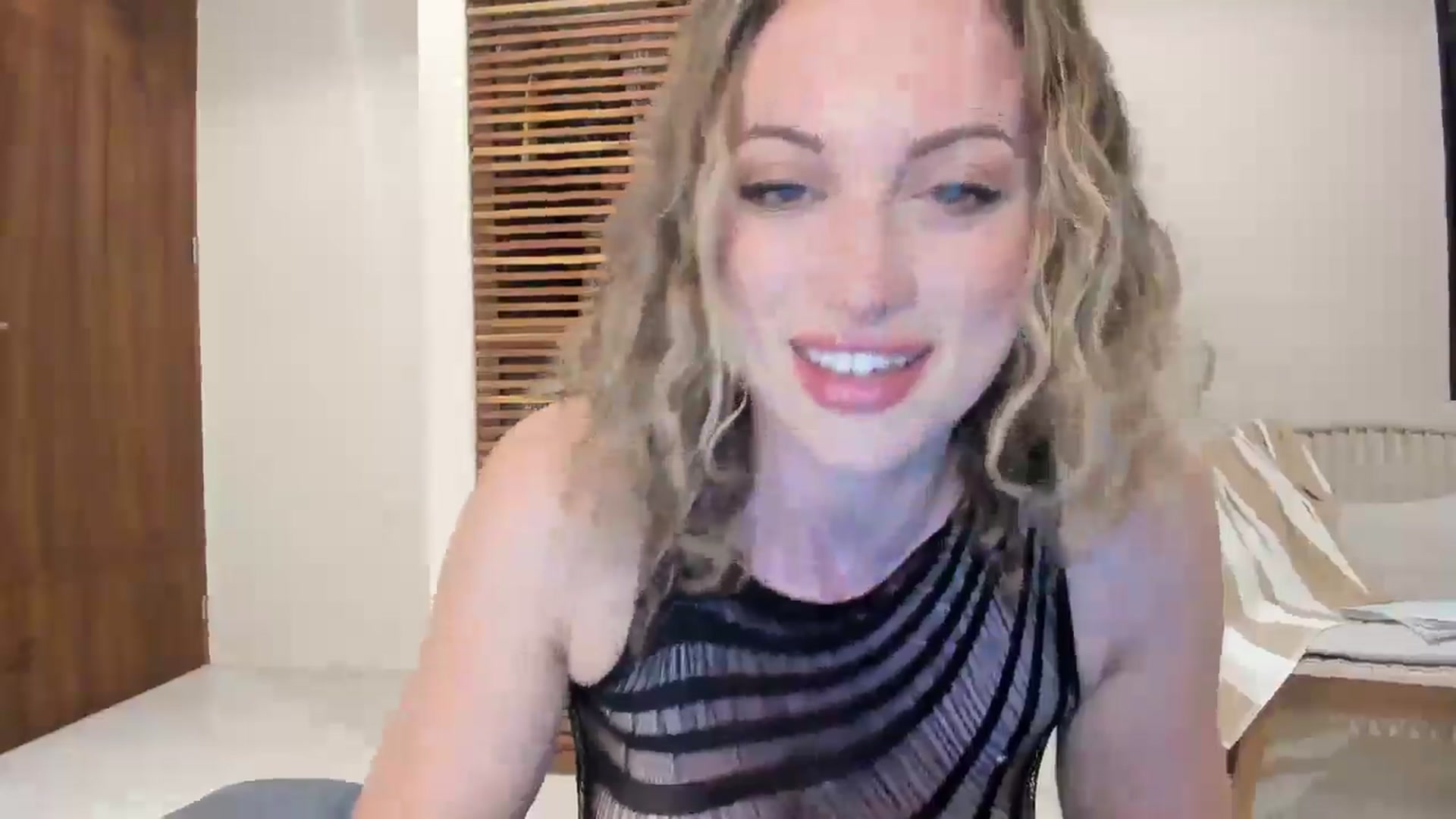 Gallery image thumbnail from jamiejones's myfreecams stream on, 04/01/2025, 24:54 image 2 of 20