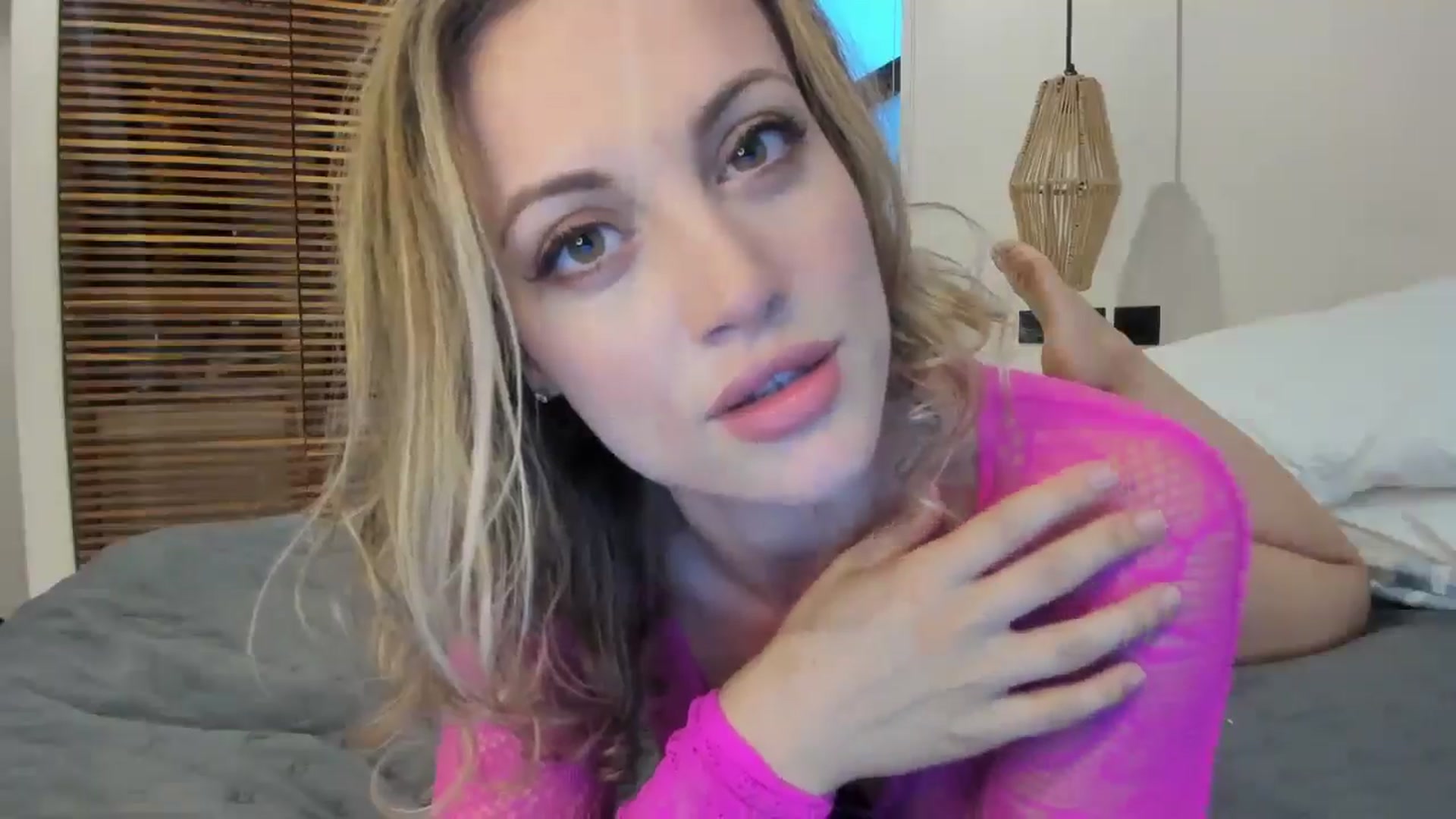 Gallery image thumbnail from jamiejones's myfreecams stream on, 04/16/2025, 24:16 image 20 of 20