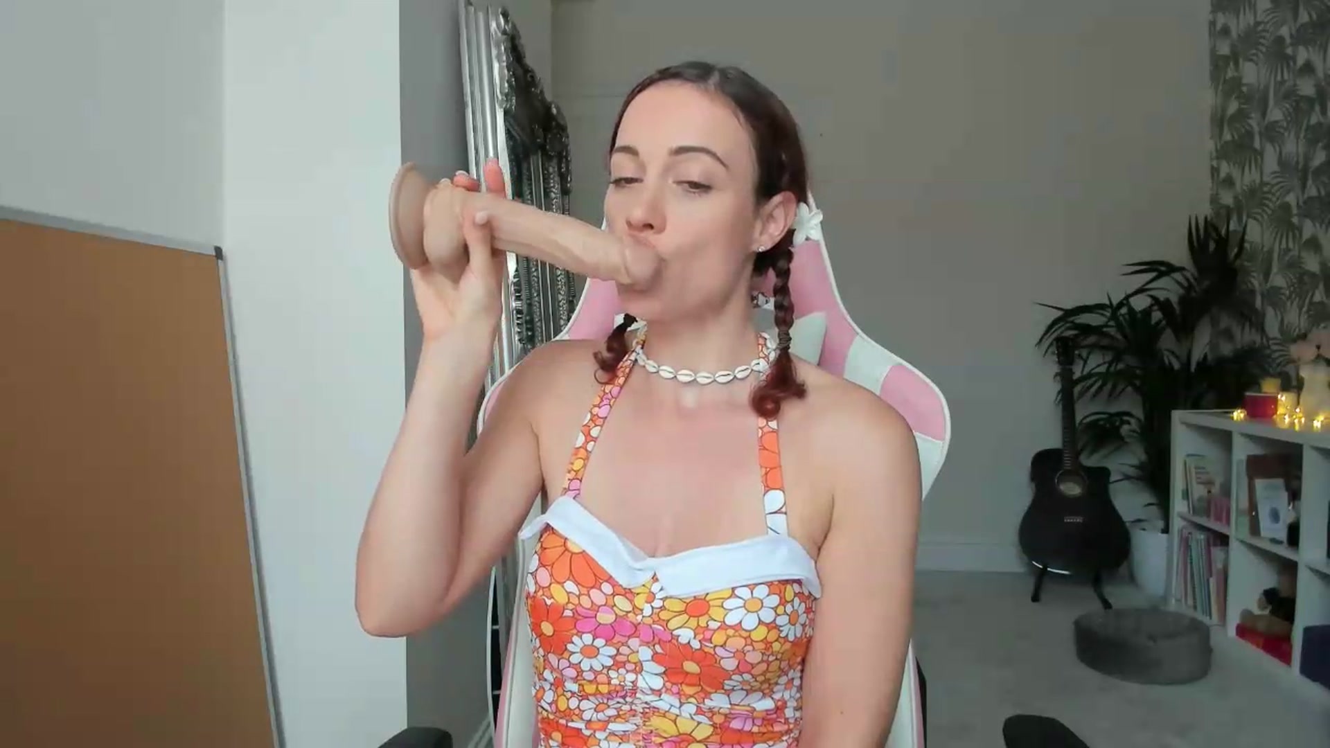 Gallery image thumbnail from jamiejones's myfreecams stream on, 06/20/2026, 15:12 image 7 of 20